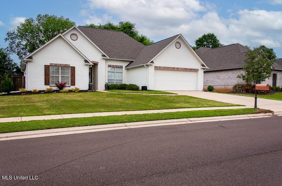 106 Sweetbriar Circle, Canton, Mississippi image 2