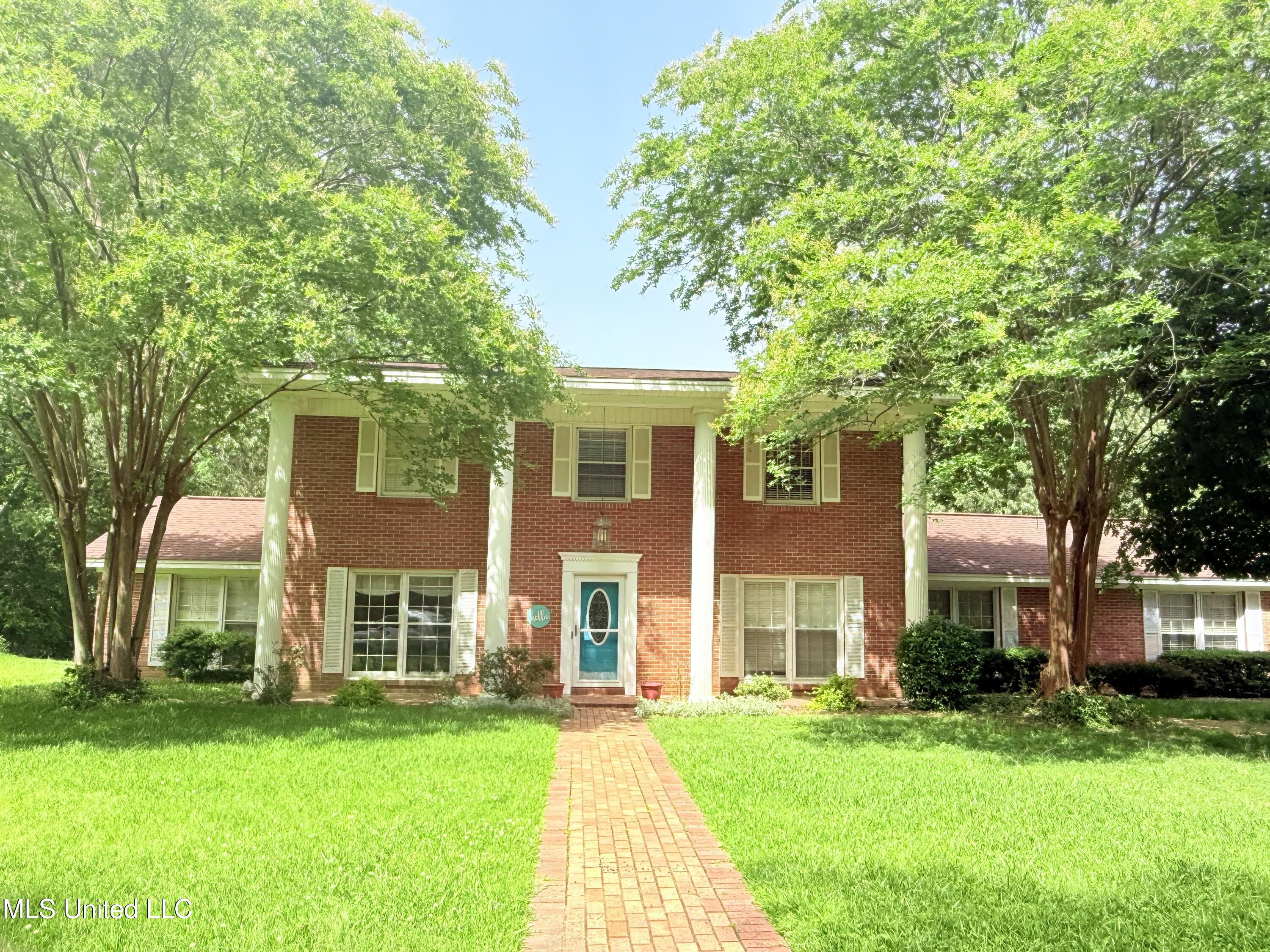 588 Robin Road, Grenada, Mississippi image 1