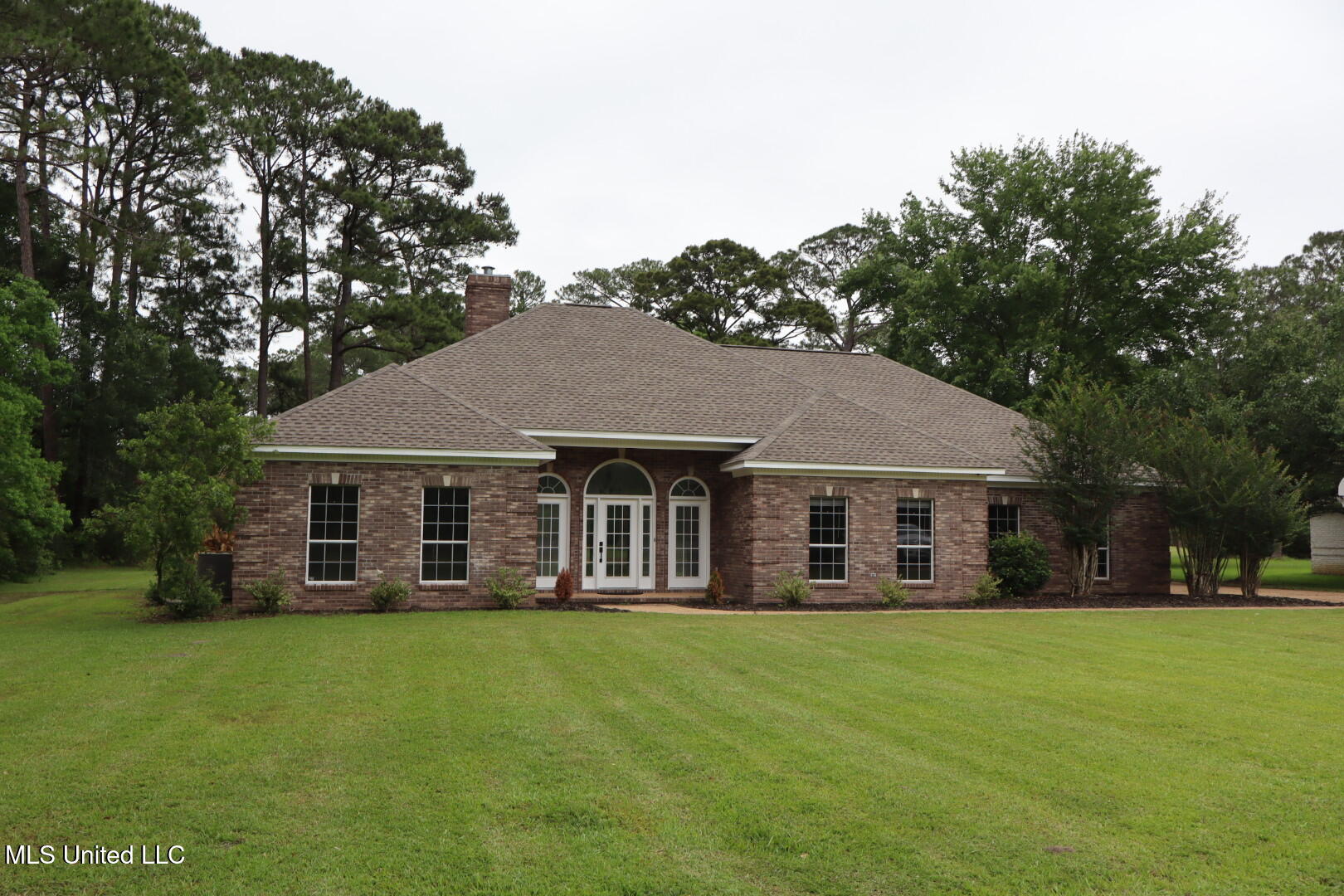 8316 Martin Bluff Road, Gautier, Mississippi image 2