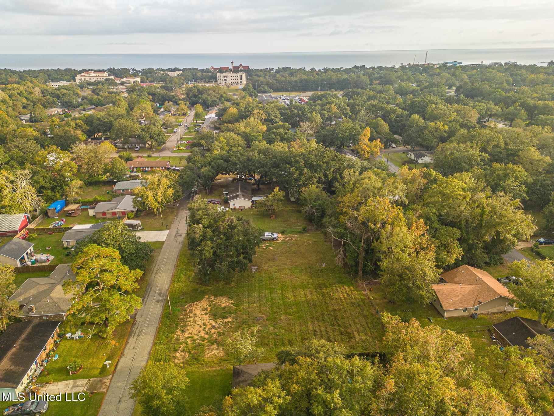 211 Gates Avenue, Long Beach, Mississippi image 3