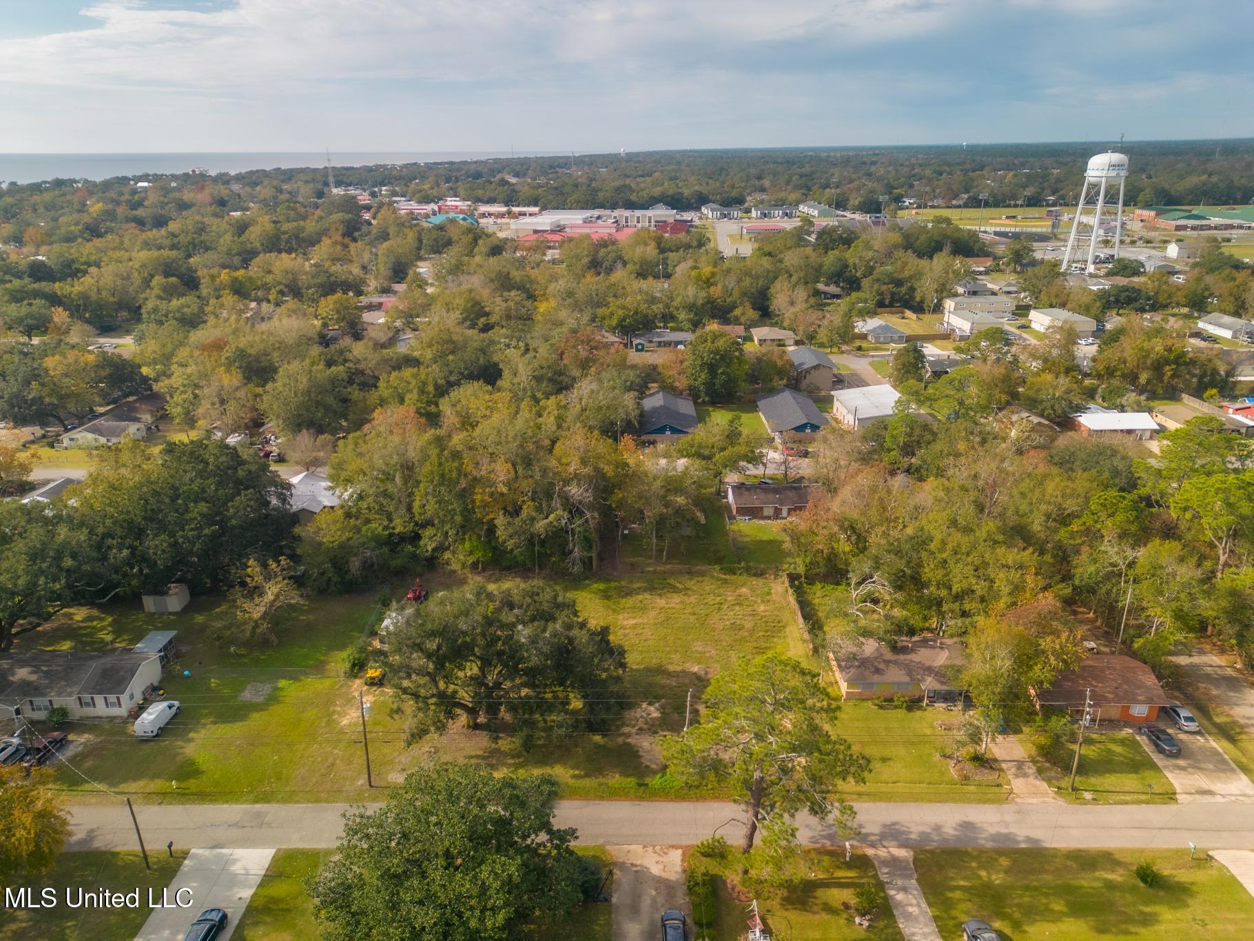 211 Gates Avenue, Long Beach, Mississippi image 2