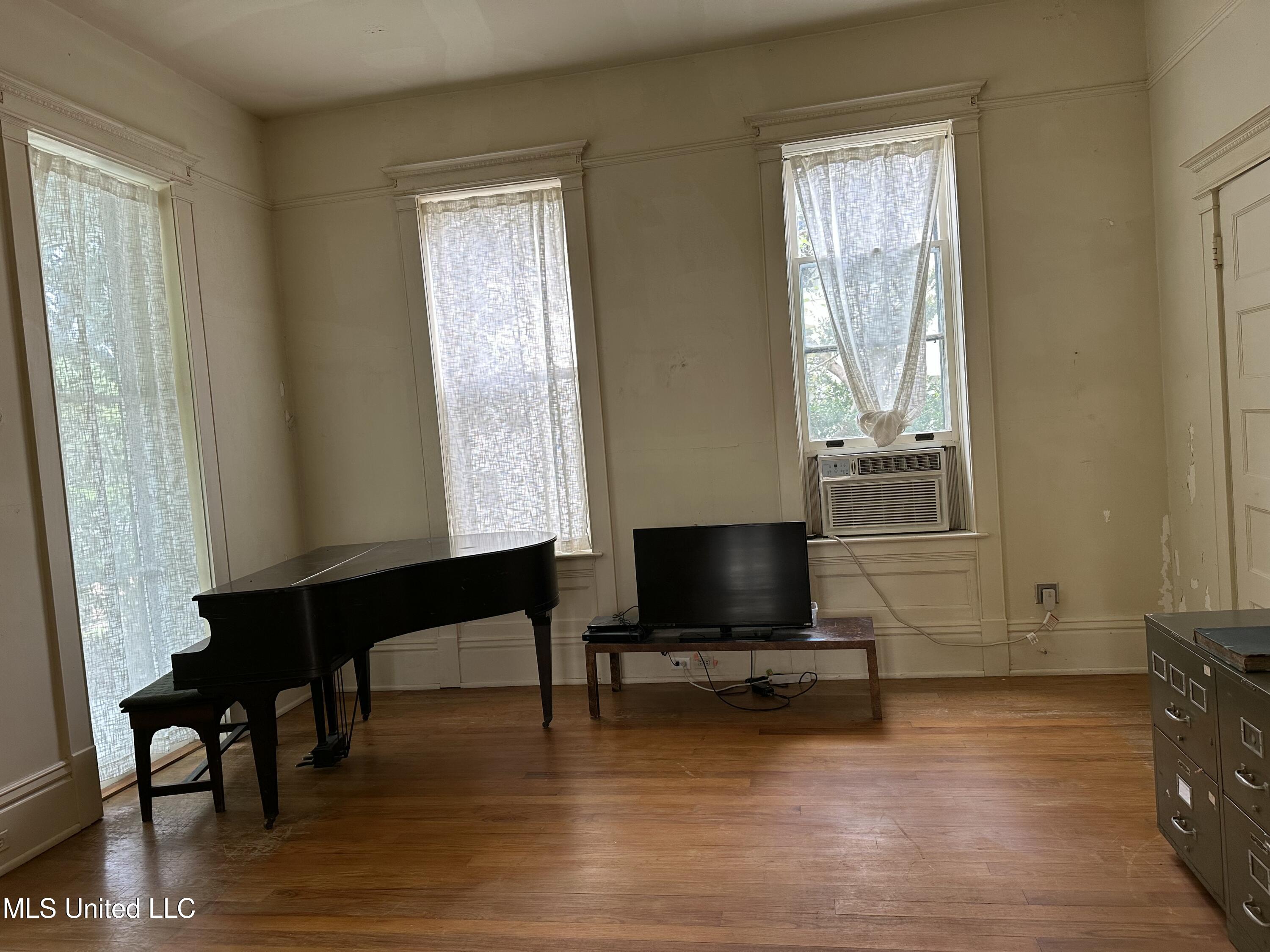 309 S Commerce Street, Natchez, Mississippi image 4