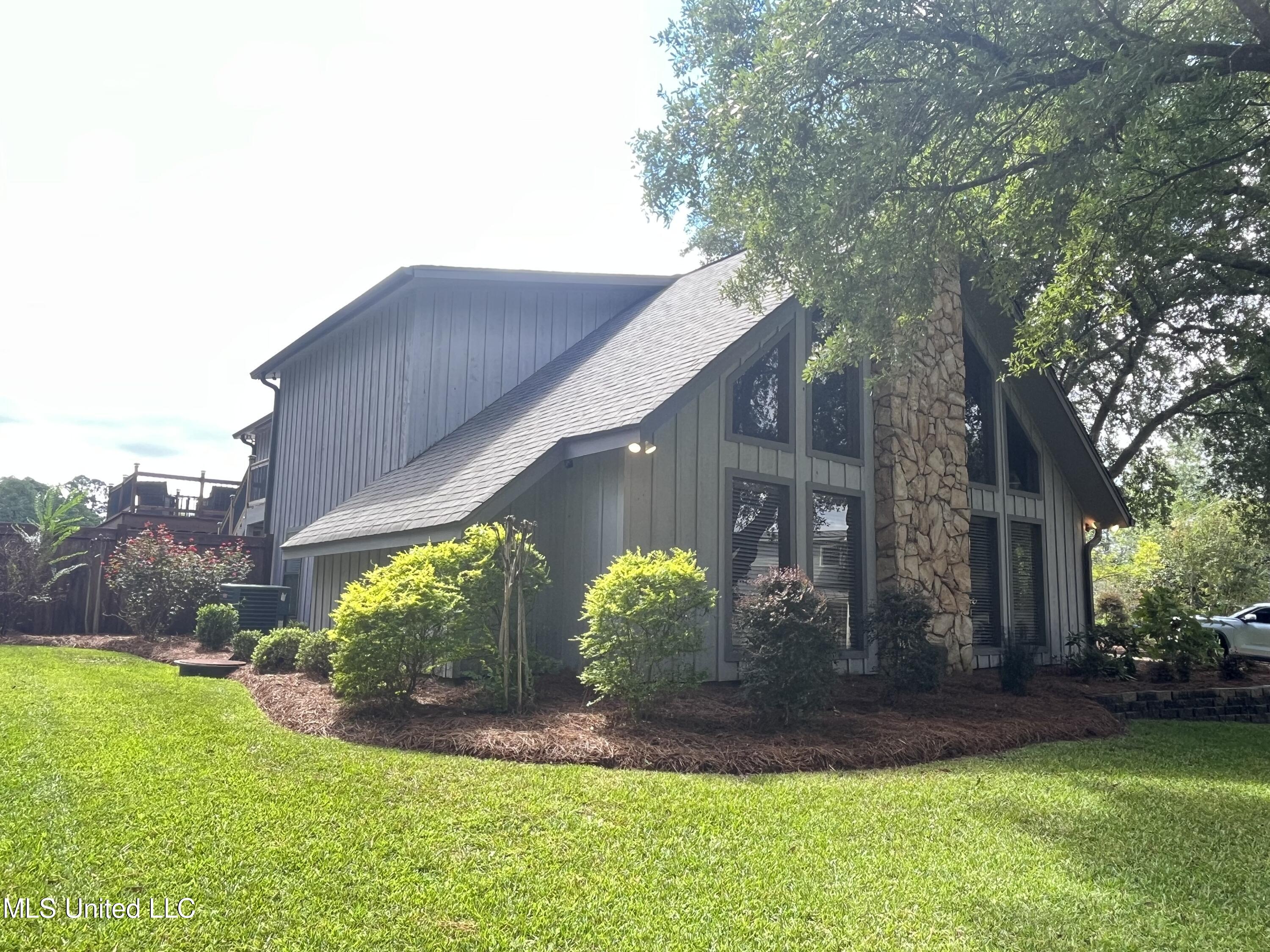 115 Lakeland Drive, Florence, Mississippi image 2