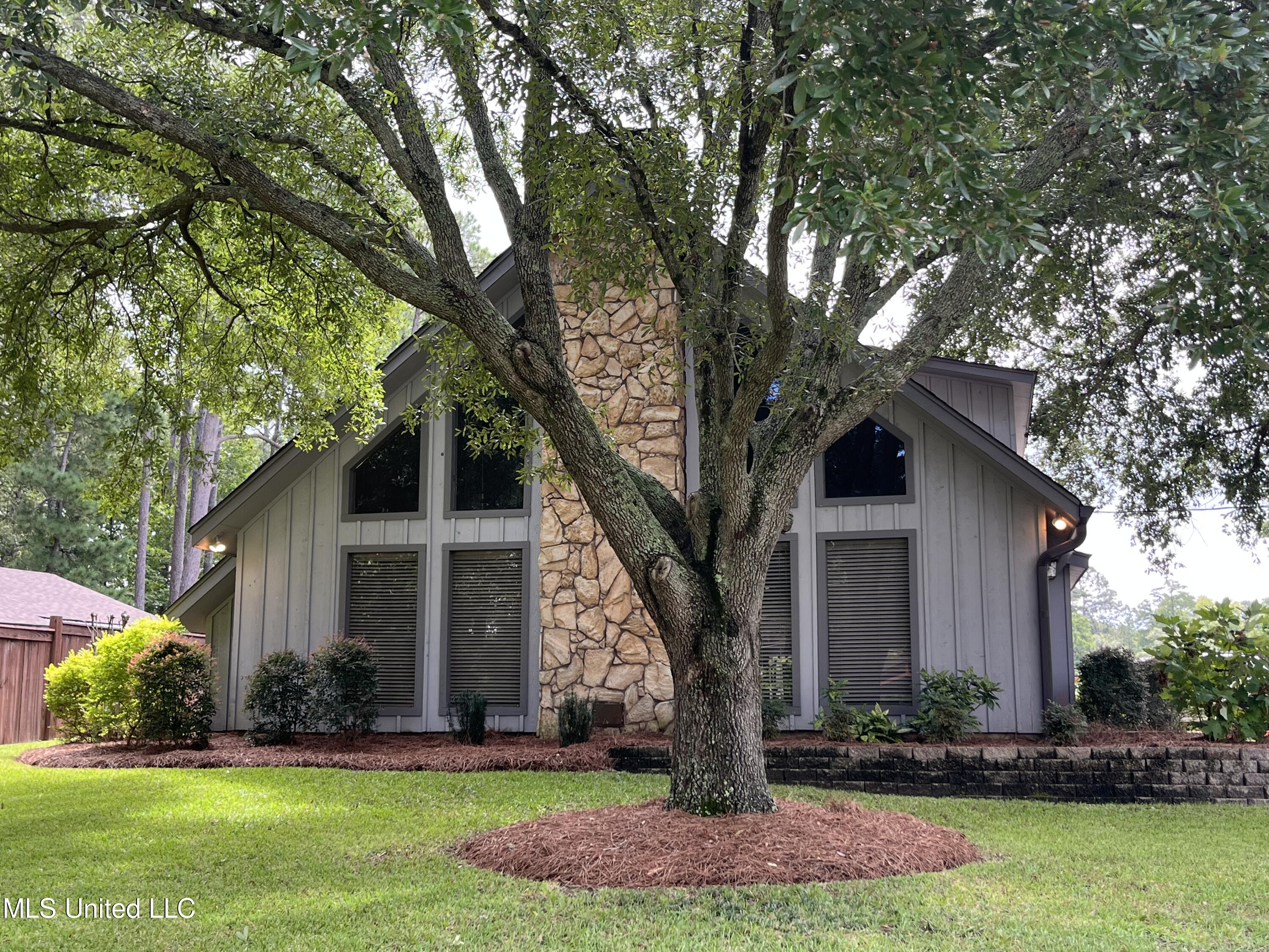 115 Lakeland Drive, Florence, Mississippi image 3
