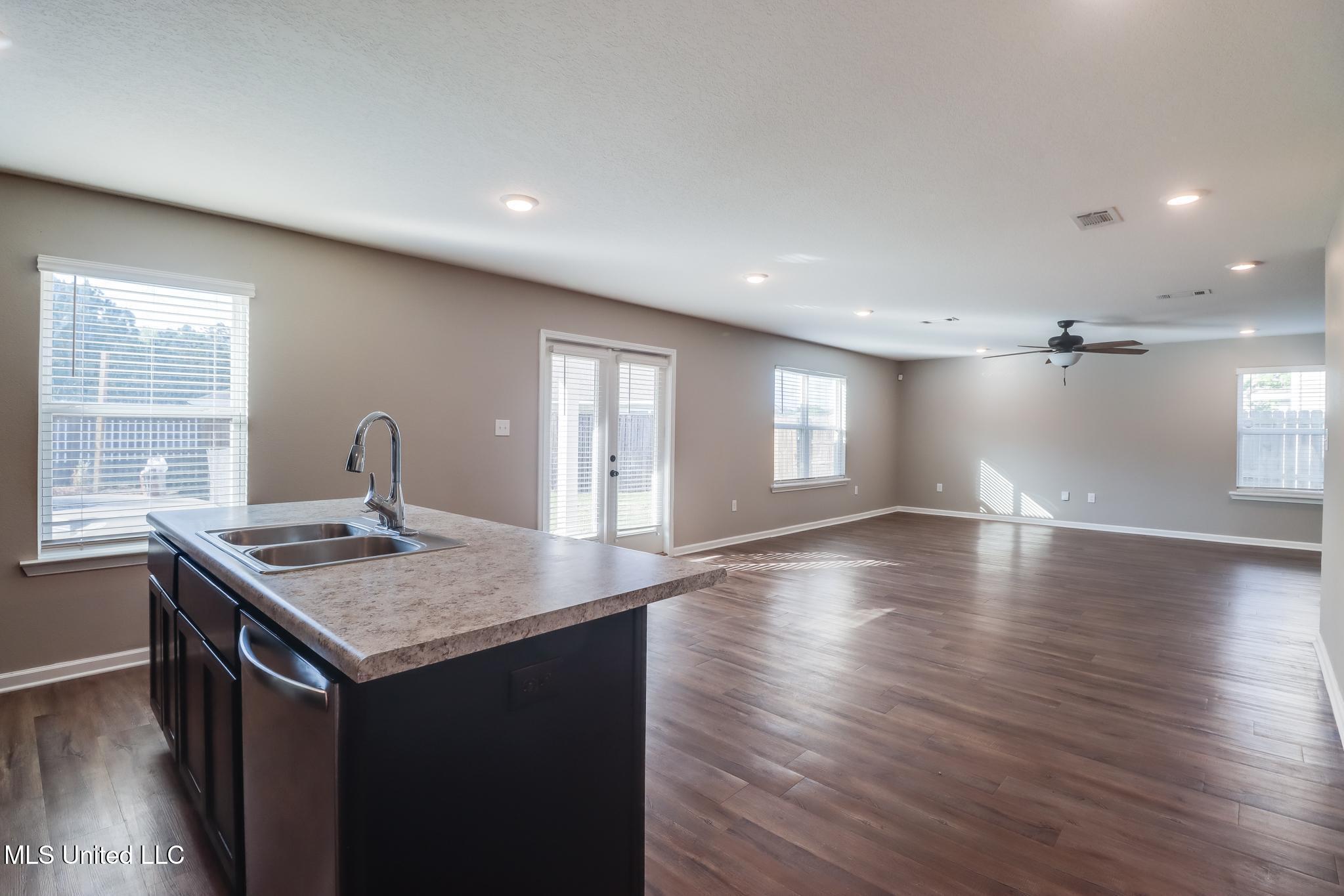 536 W Marigold Drive, Long Beach, Mississippi image 13