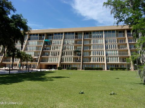 Condo For Sale - 520 Beach Boulevard<br/> Harrison County, Biloxi, MS 39530