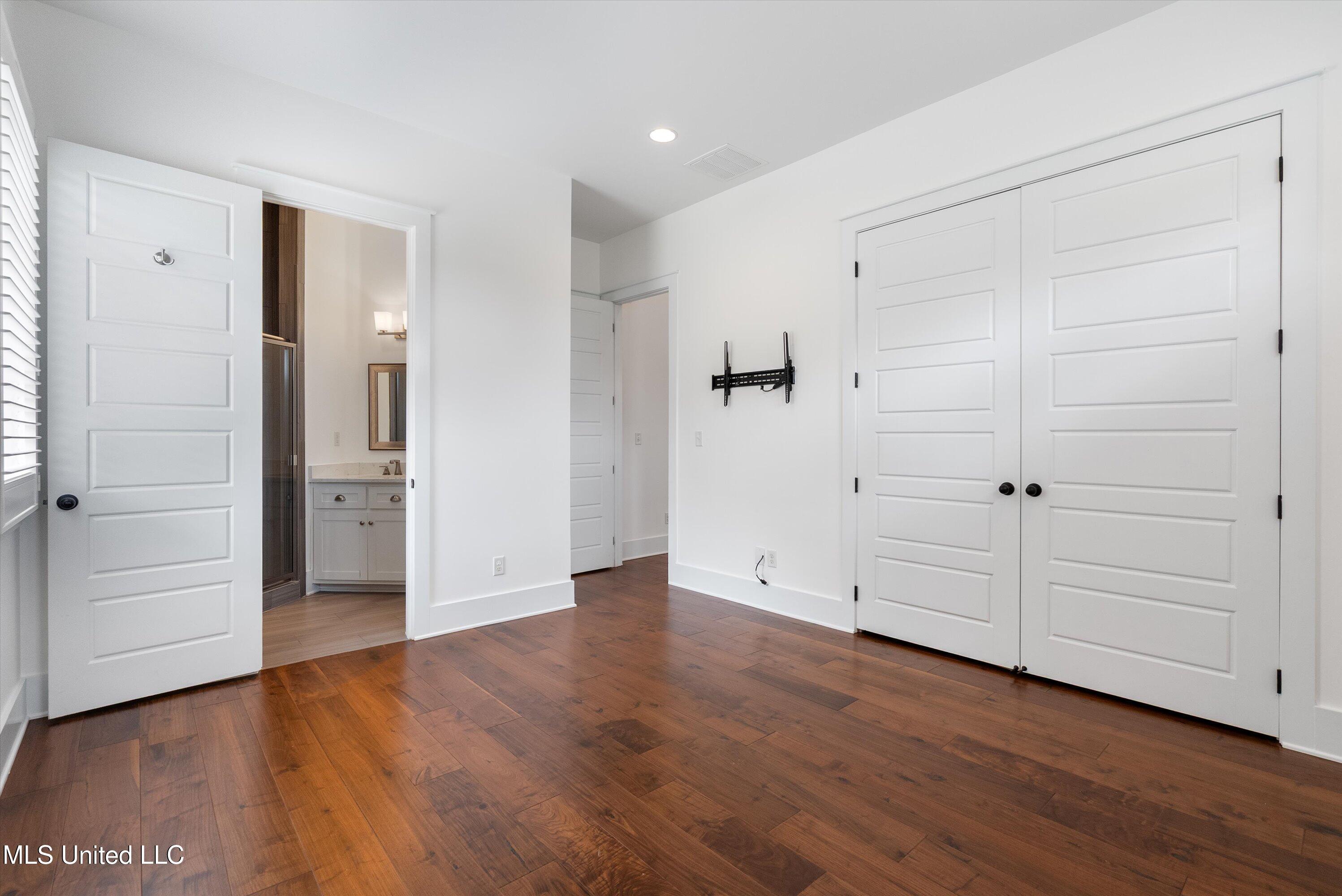 4494 Pleasant Breeze Drive, Olive Branch, Mississippi image 27