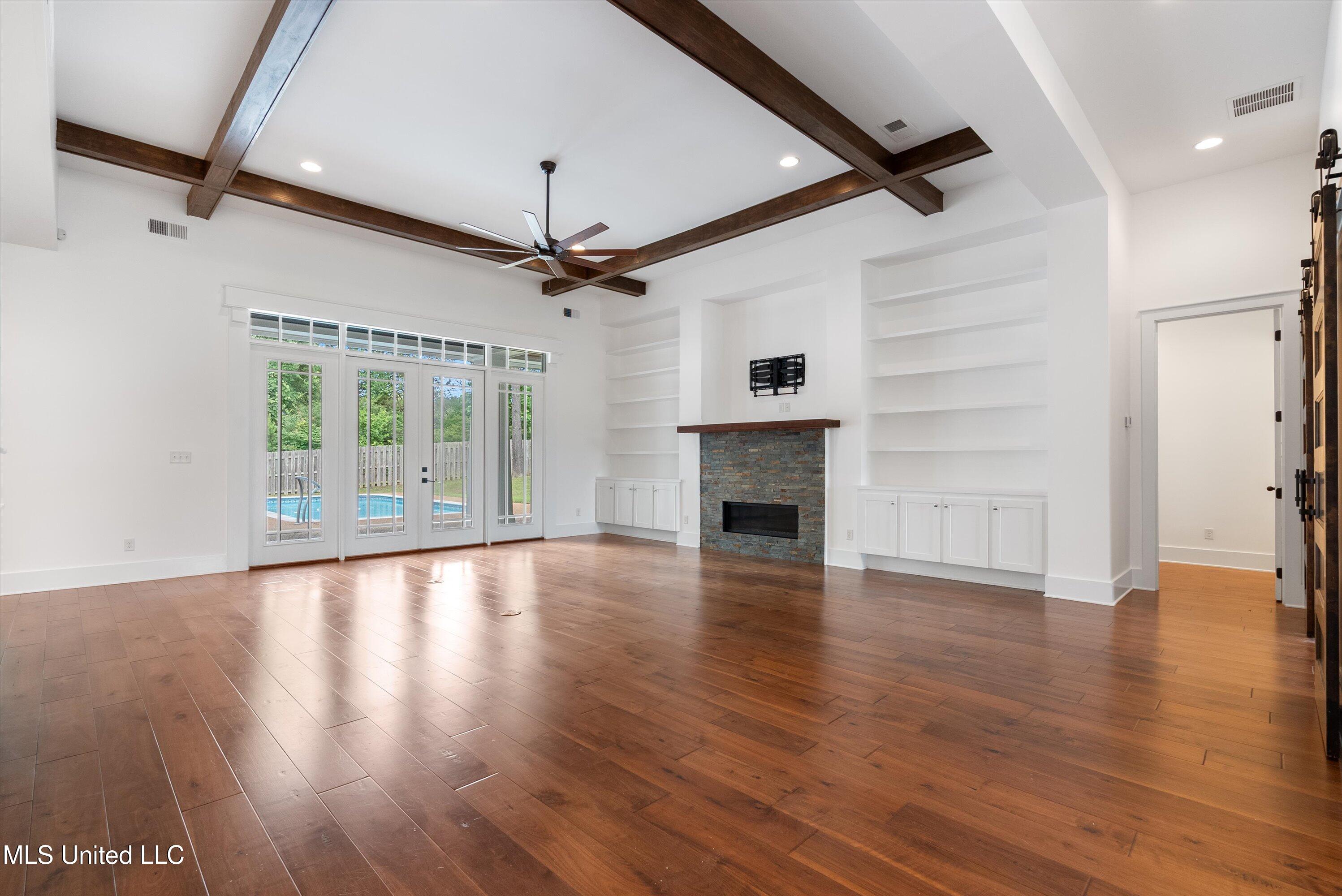 4494 Pleasant Breeze Drive, Olive Branch, Mississippi image 10