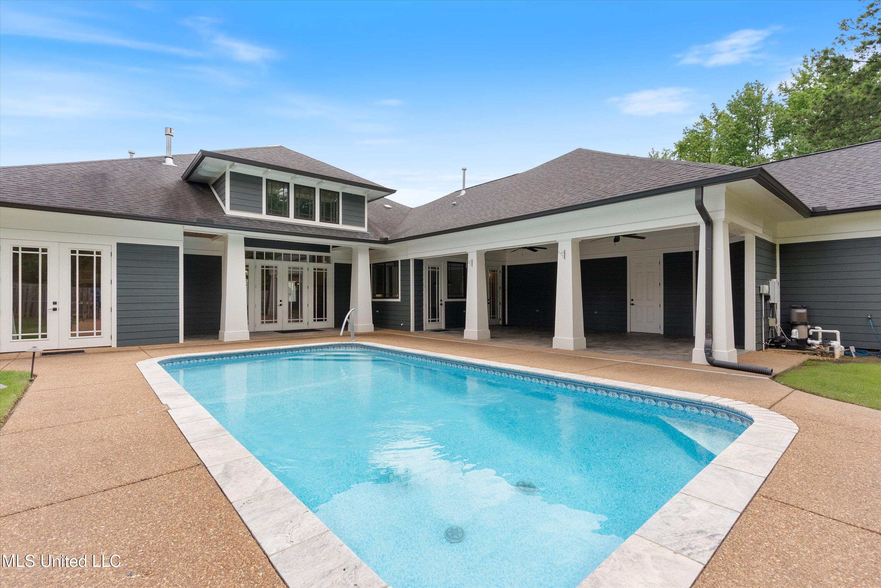 4494 Pleasant Breeze Drive, Olive Branch, Mississippi image 34