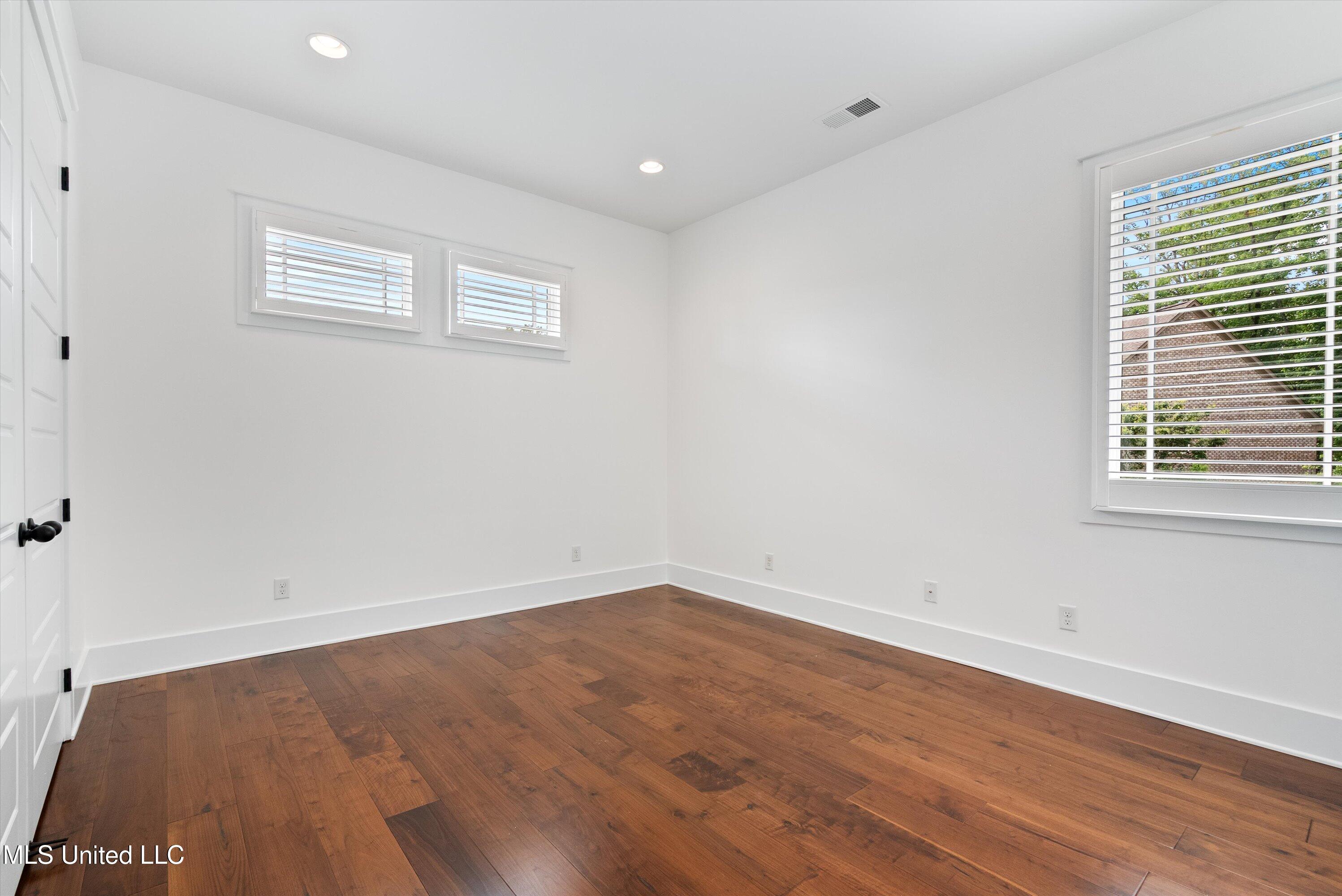 4494 Pleasant Breeze Drive, Olive Branch, Mississippi image 26