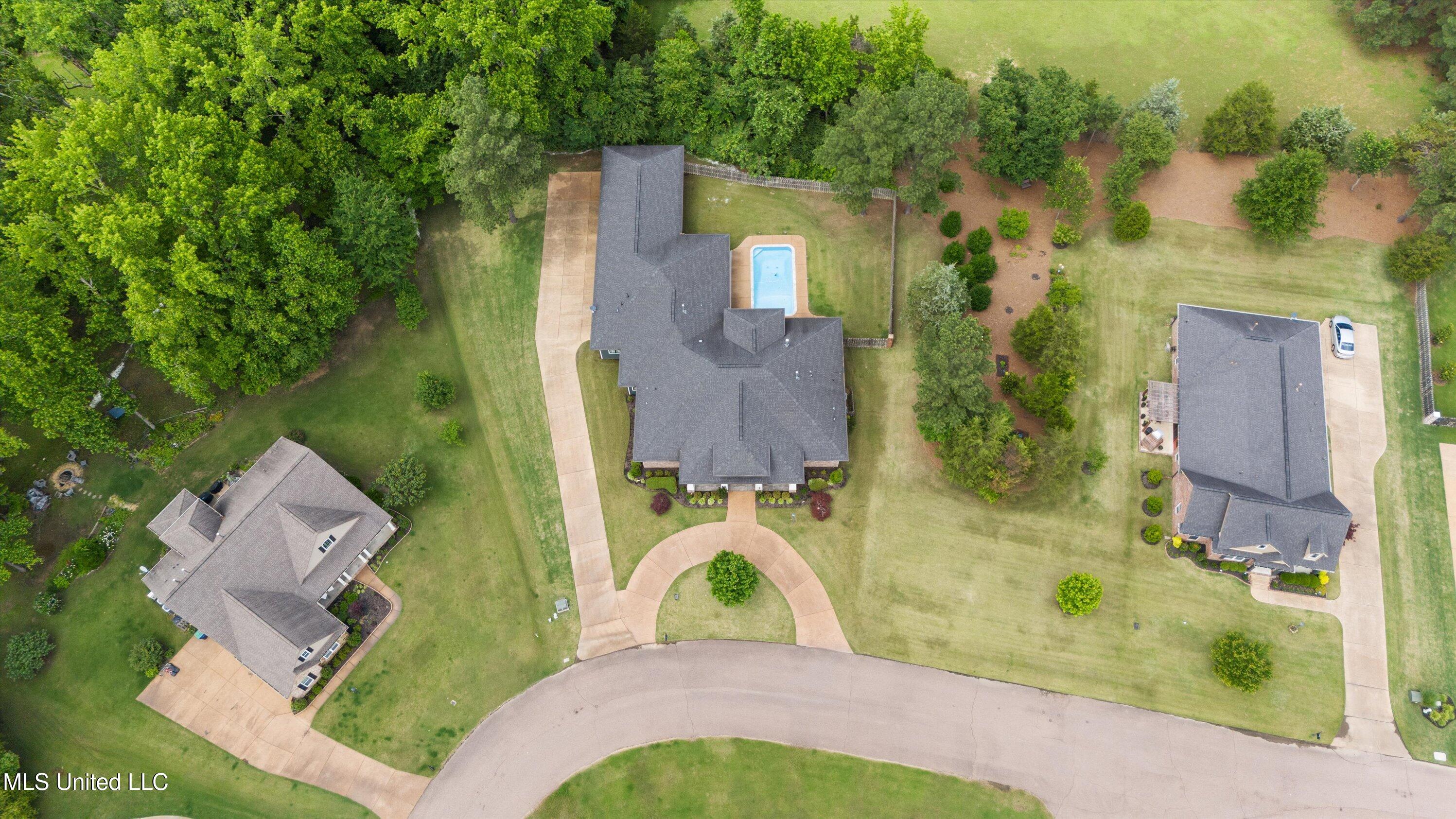 4494 Pleasant Breeze Drive, Olive Branch, Mississippi image 39