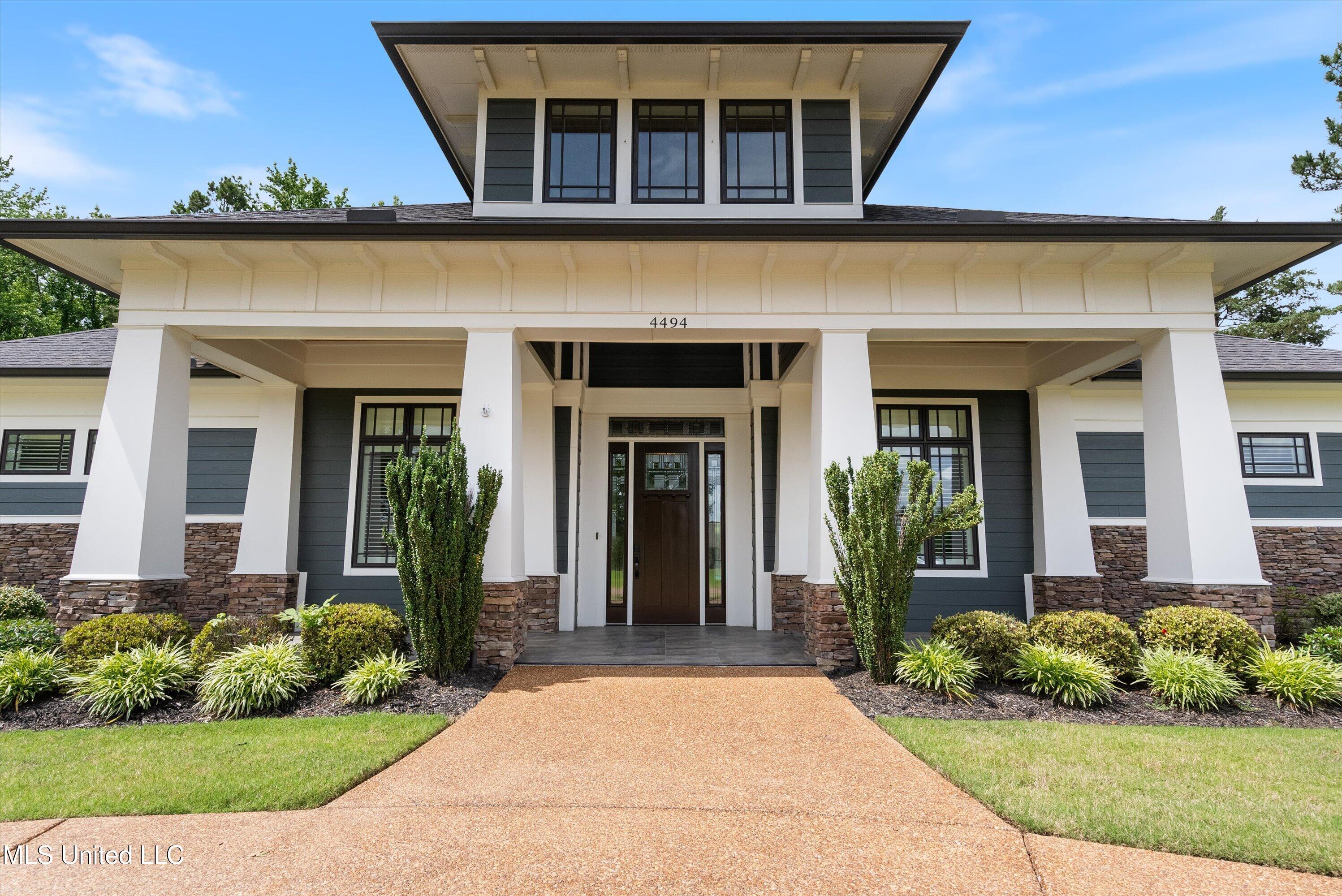 4494 Pleasant Breeze Drive, Olive Branch, Mississippi image 2