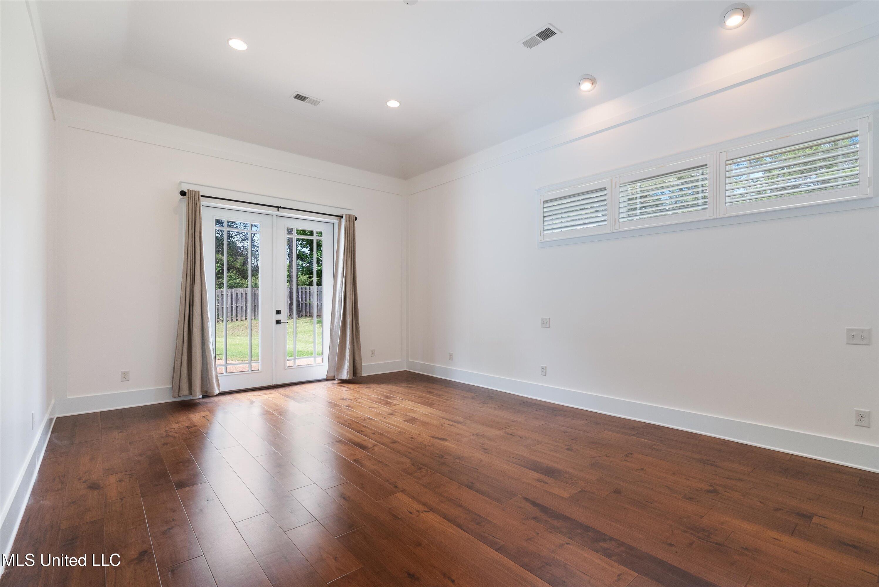 4494 Pleasant Breeze Drive, Olive Branch, Mississippi image 22
