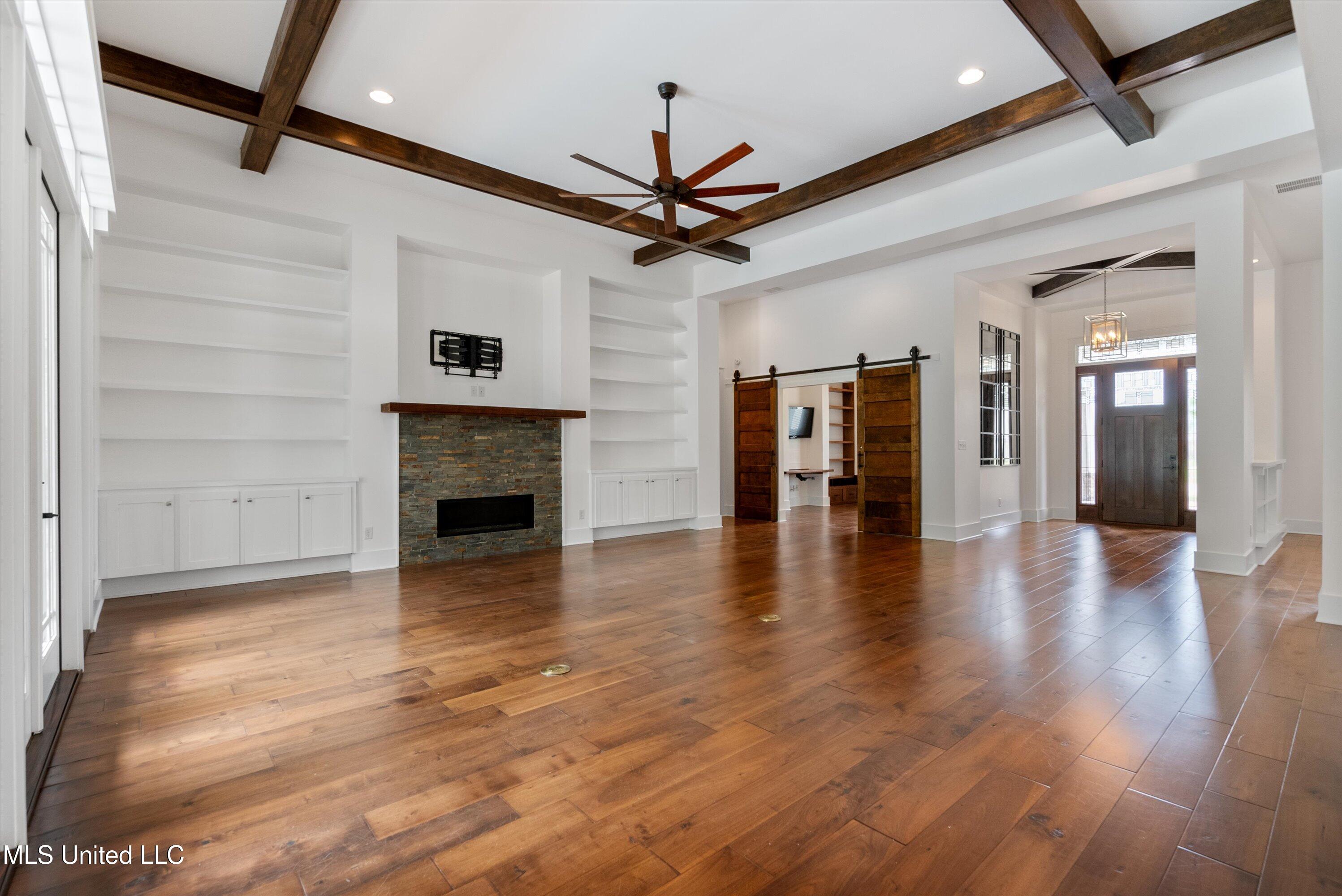 4494 Pleasant Breeze Drive, Olive Branch, Mississippi image 8