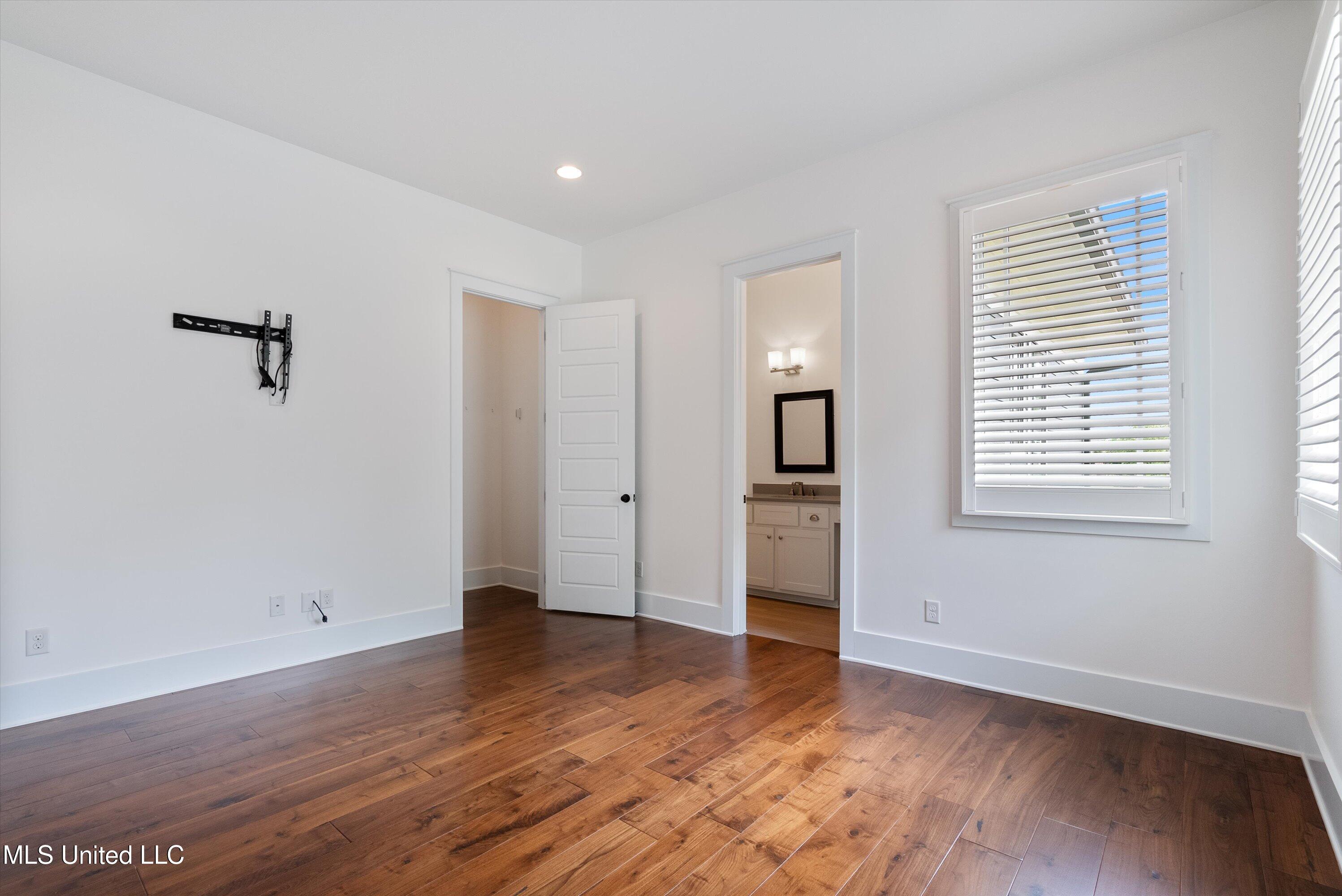 4494 Pleasant Breeze Drive, Olive Branch, Mississippi image 30