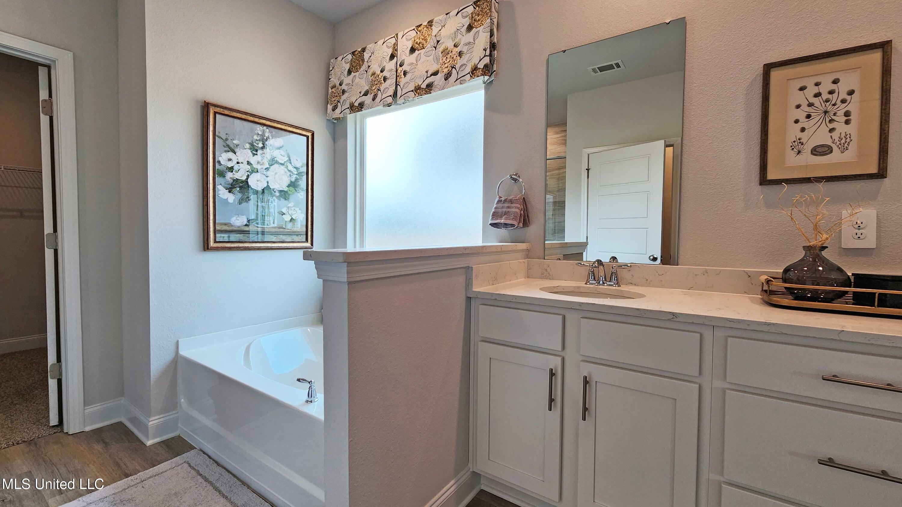 17093 River Hills Drive, Gulfport, Mississippi image 28