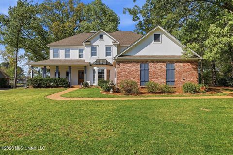 Homes For Sale - 150 Lake Ridge Drive<br/> Madison County, Madison, MS 39110