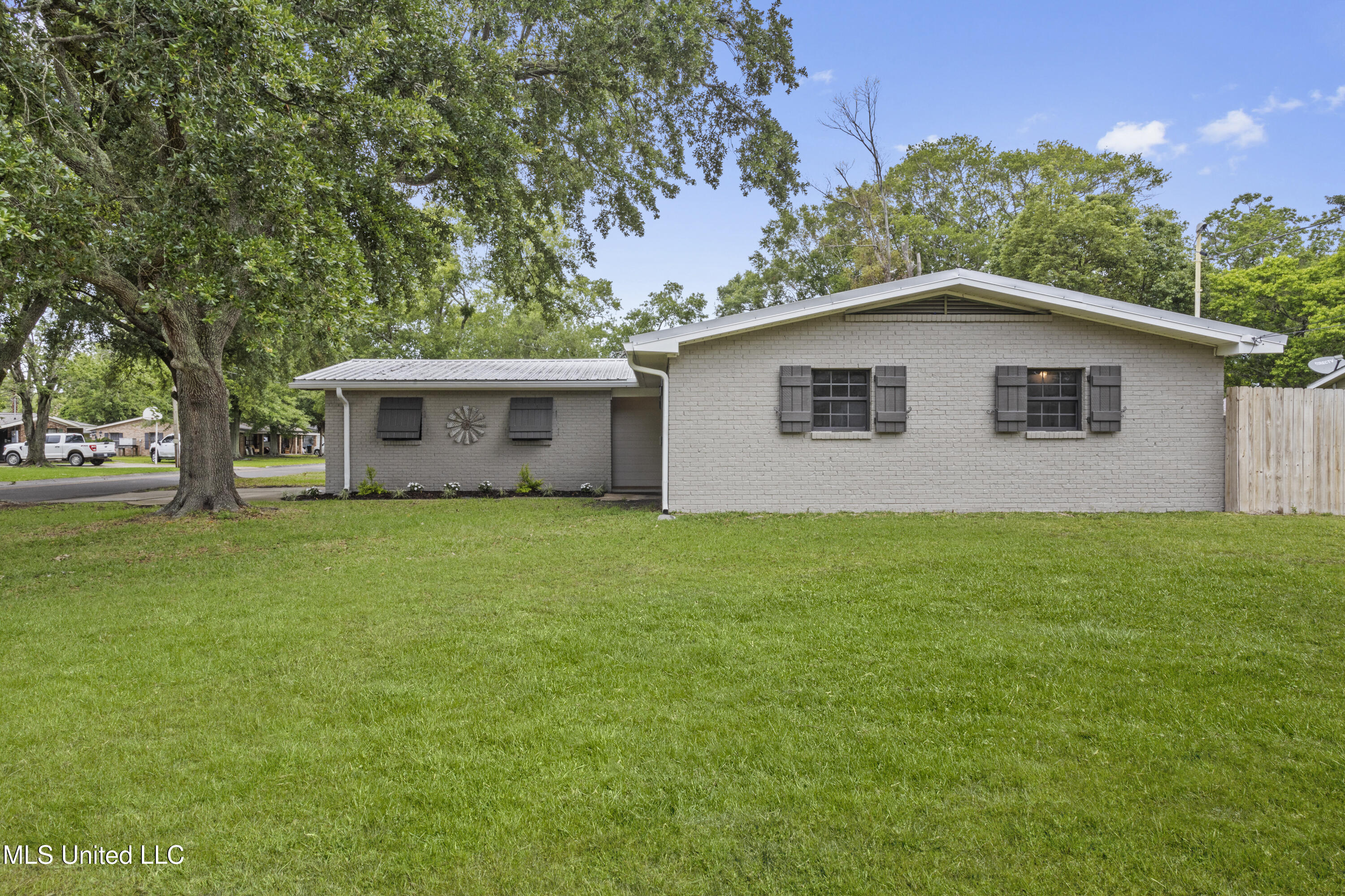 2604 Fernwood Street, Pascagoula, Mississippi image 3