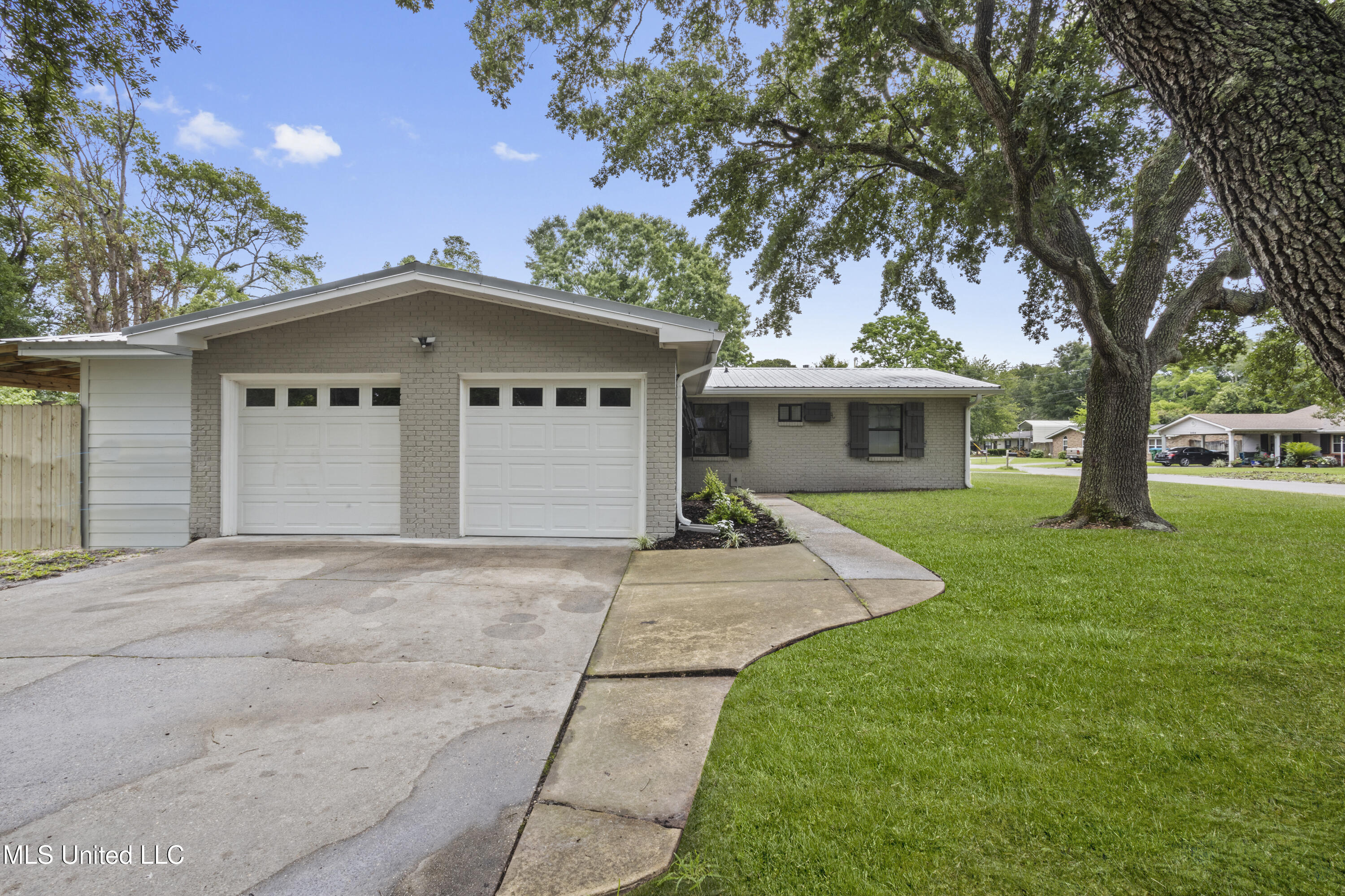 2604 Fernwood Street, Pascagoula, Mississippi image 4
