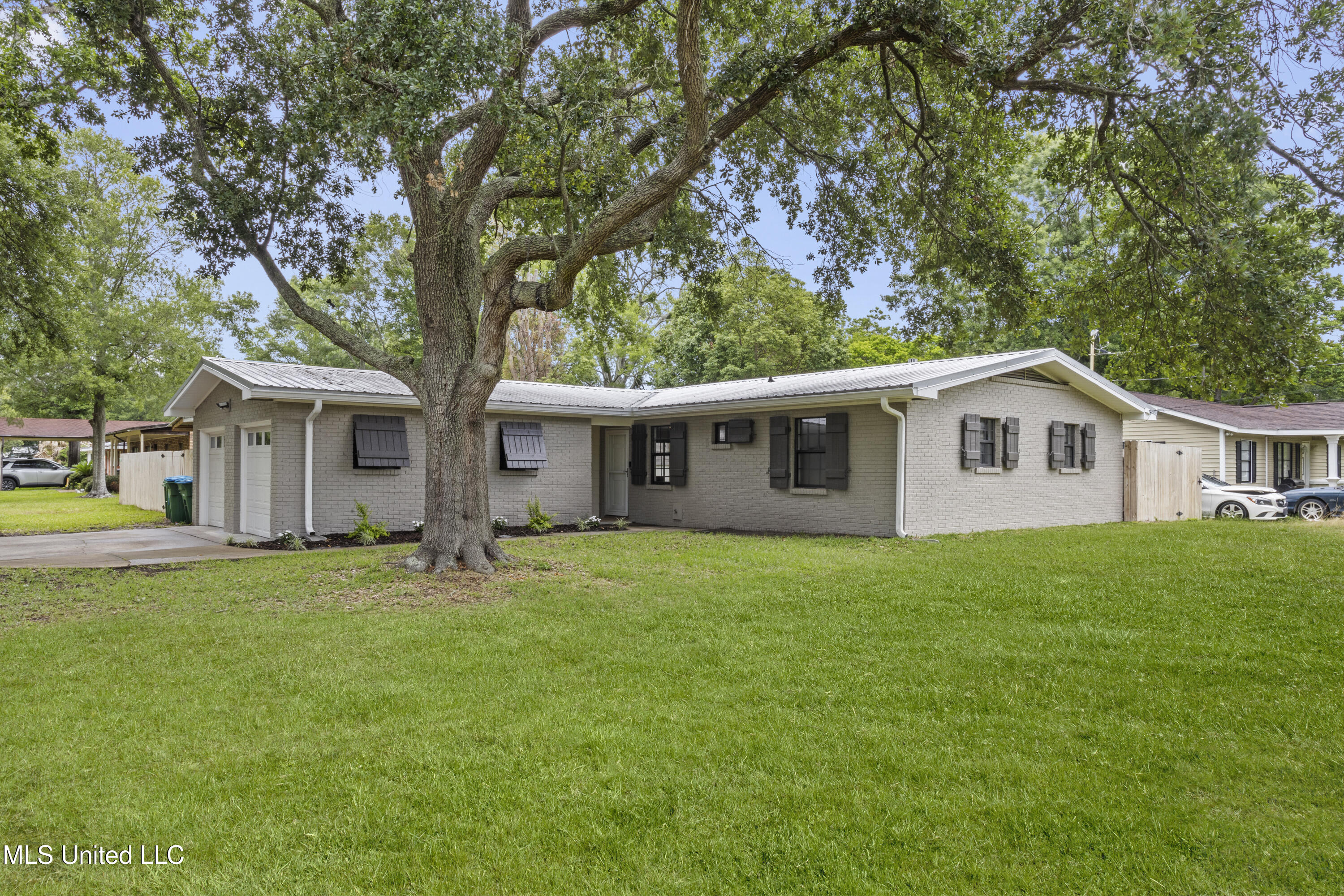 2604 Fernwood Street, Pascagoula, Mississippi image 1