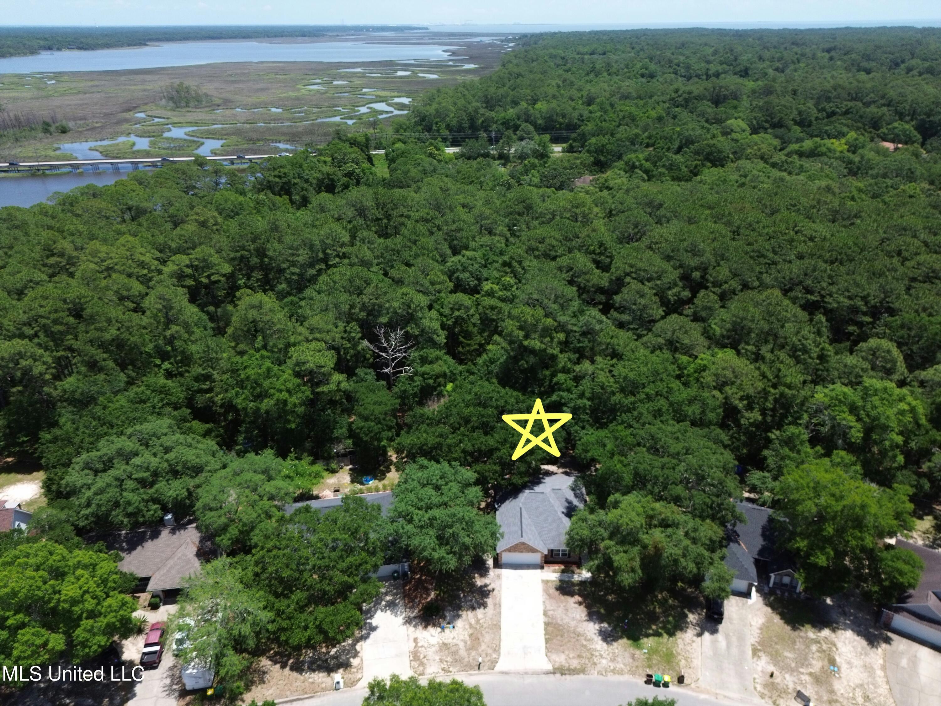 1812 Burnt Oak Drive, Ocean Springs, Mississippi image 8