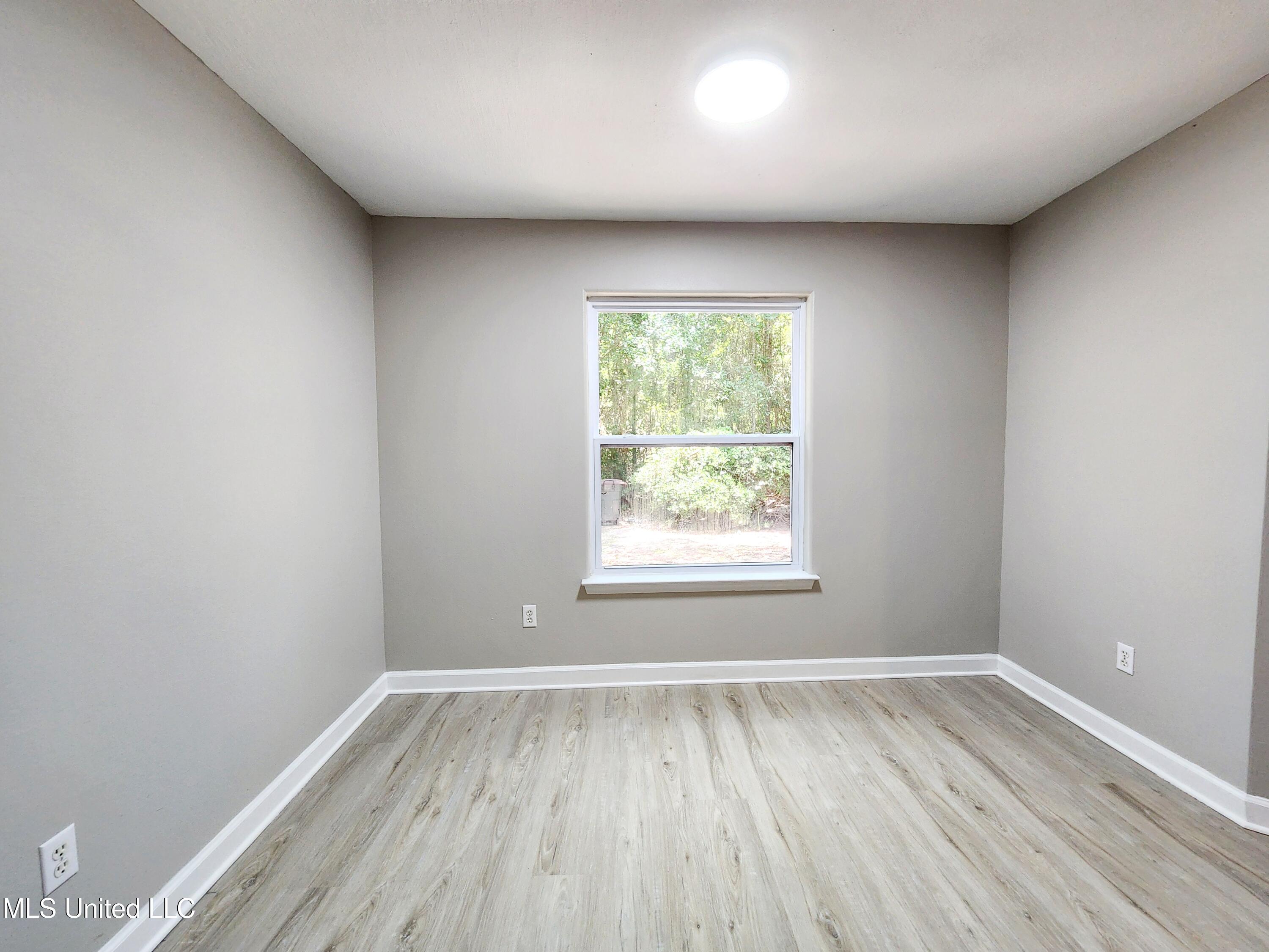 1812 Burnt Oak Drive, Ocean Springs, Mississippi image 28