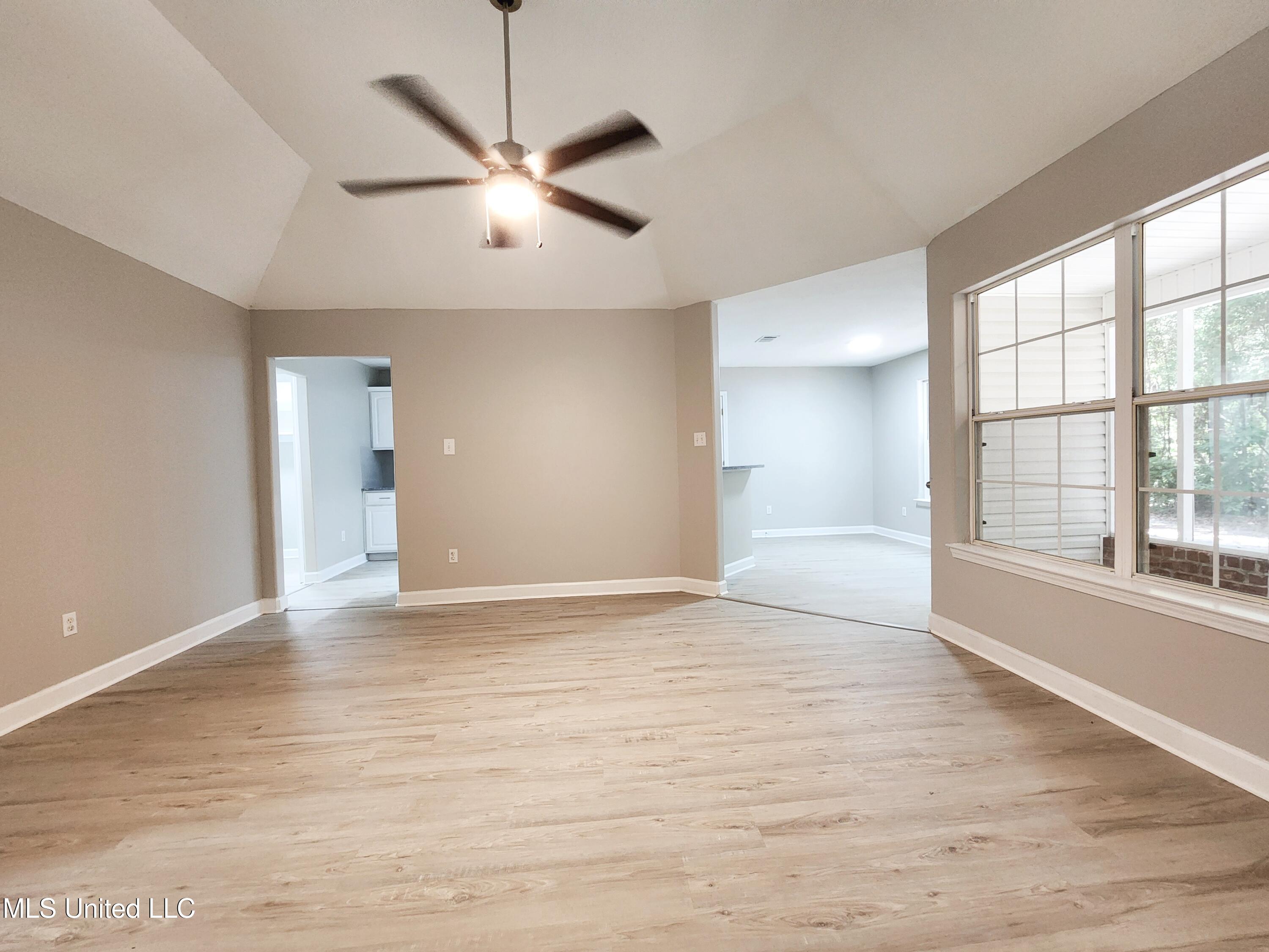 1812 Burnt Oak Drive, Ocean Springs, Mississippi image 14