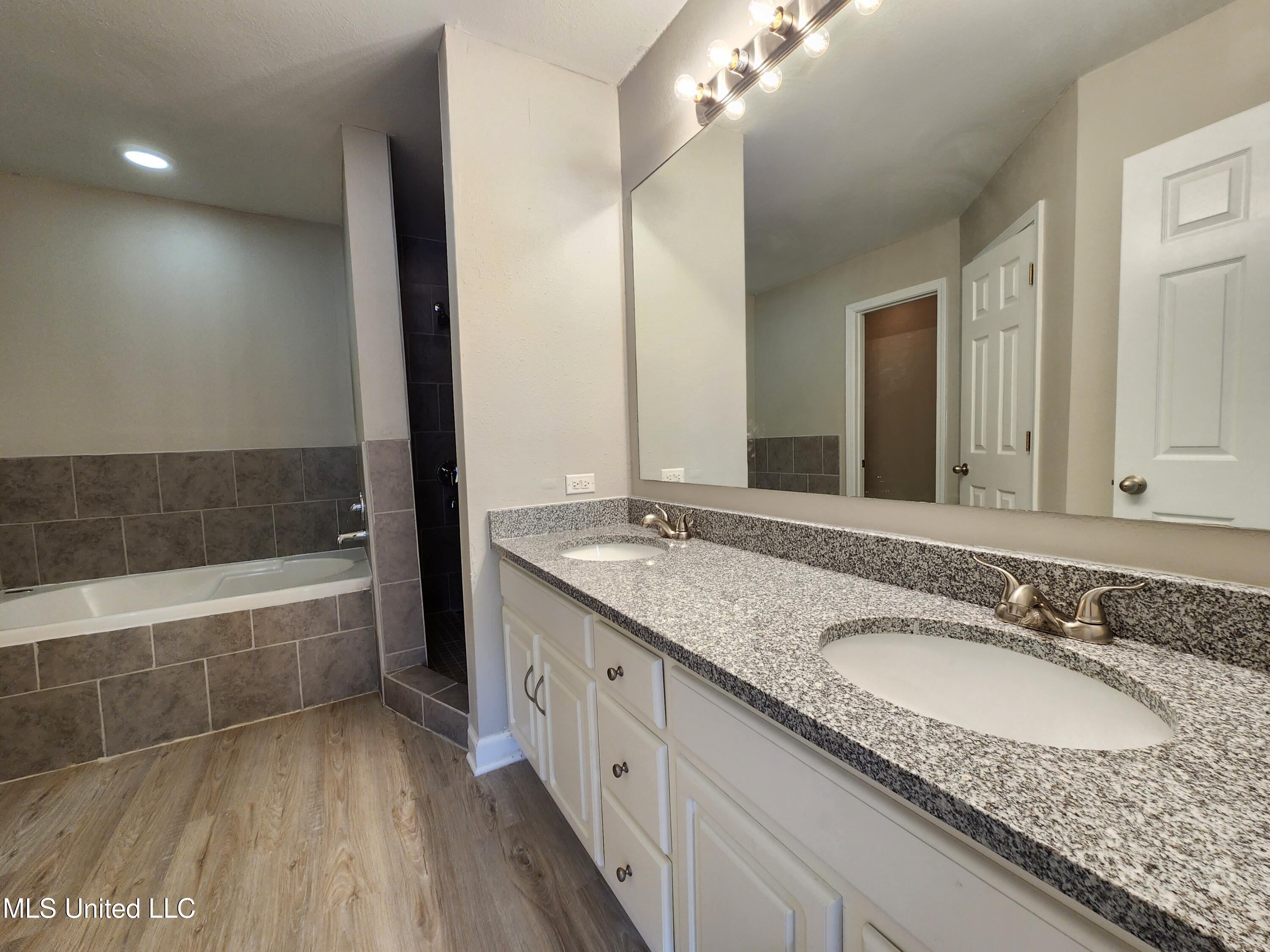 1812 Burnt Oak Drive, Ocean Springs, Mississippi image 21