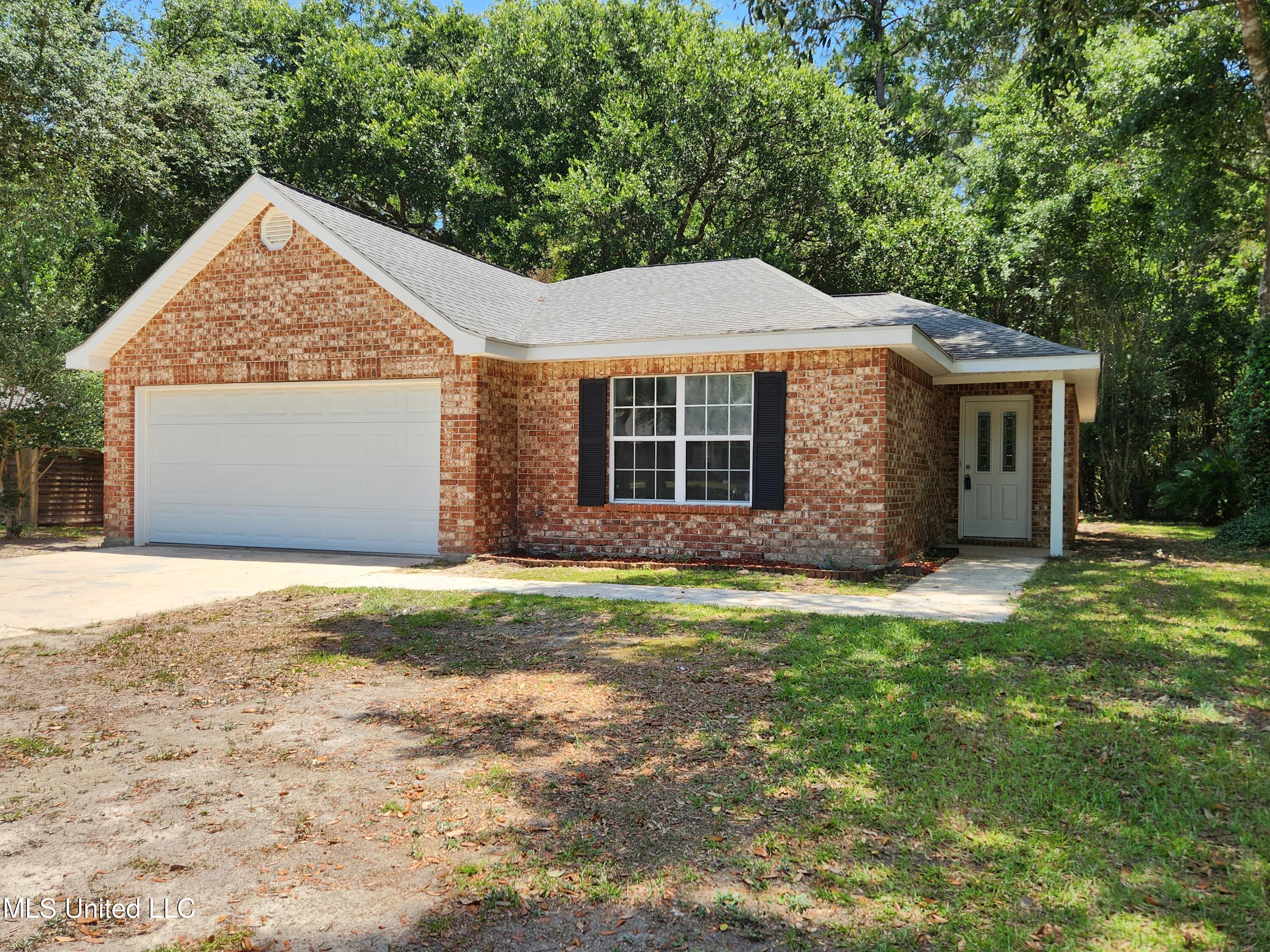 1812 Burnt Oak Drive, Ocean Springs, Mississippi image 1