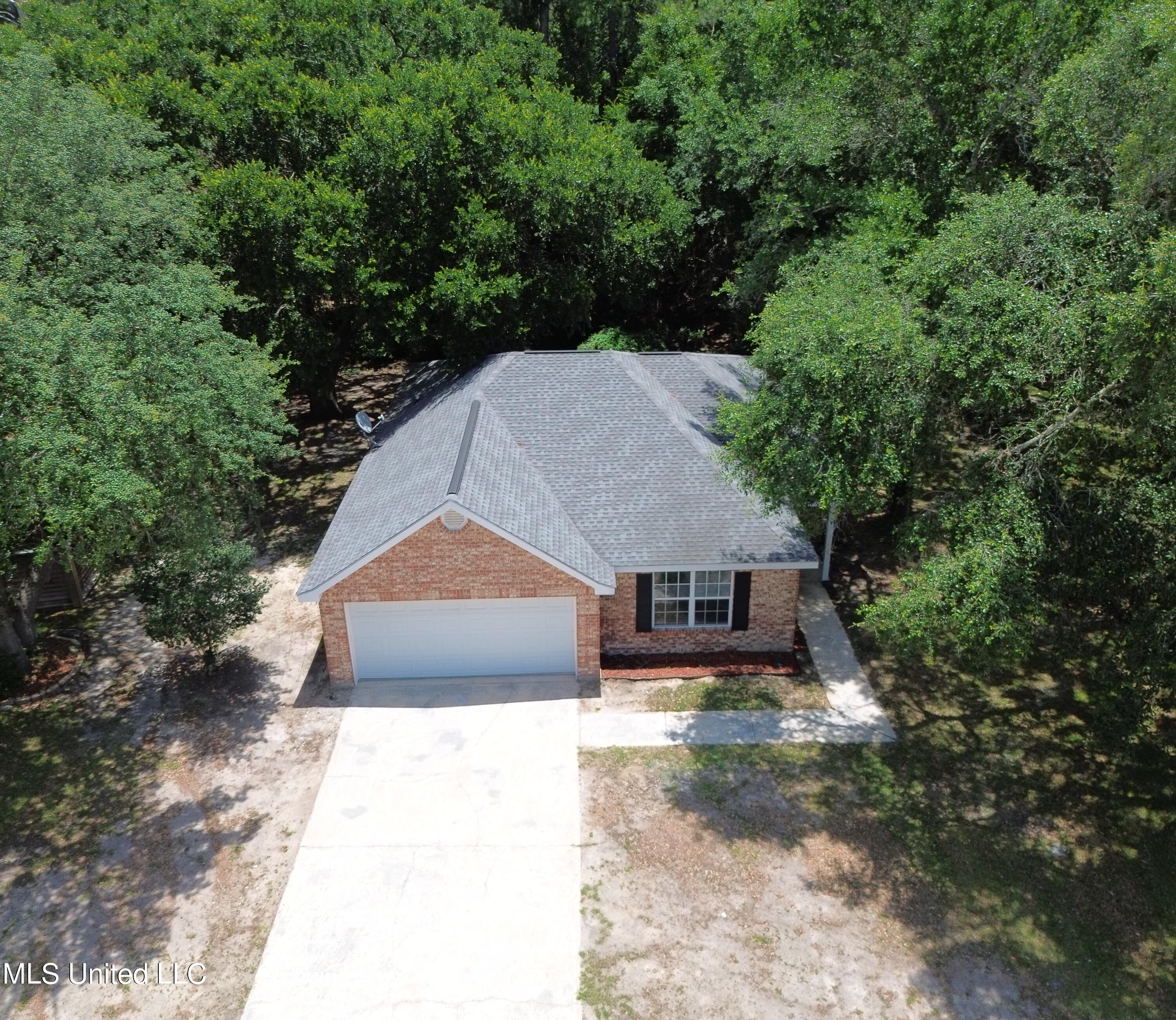 1812 Burnt Oak Drive, Ocean Springs, Mississippi image 6