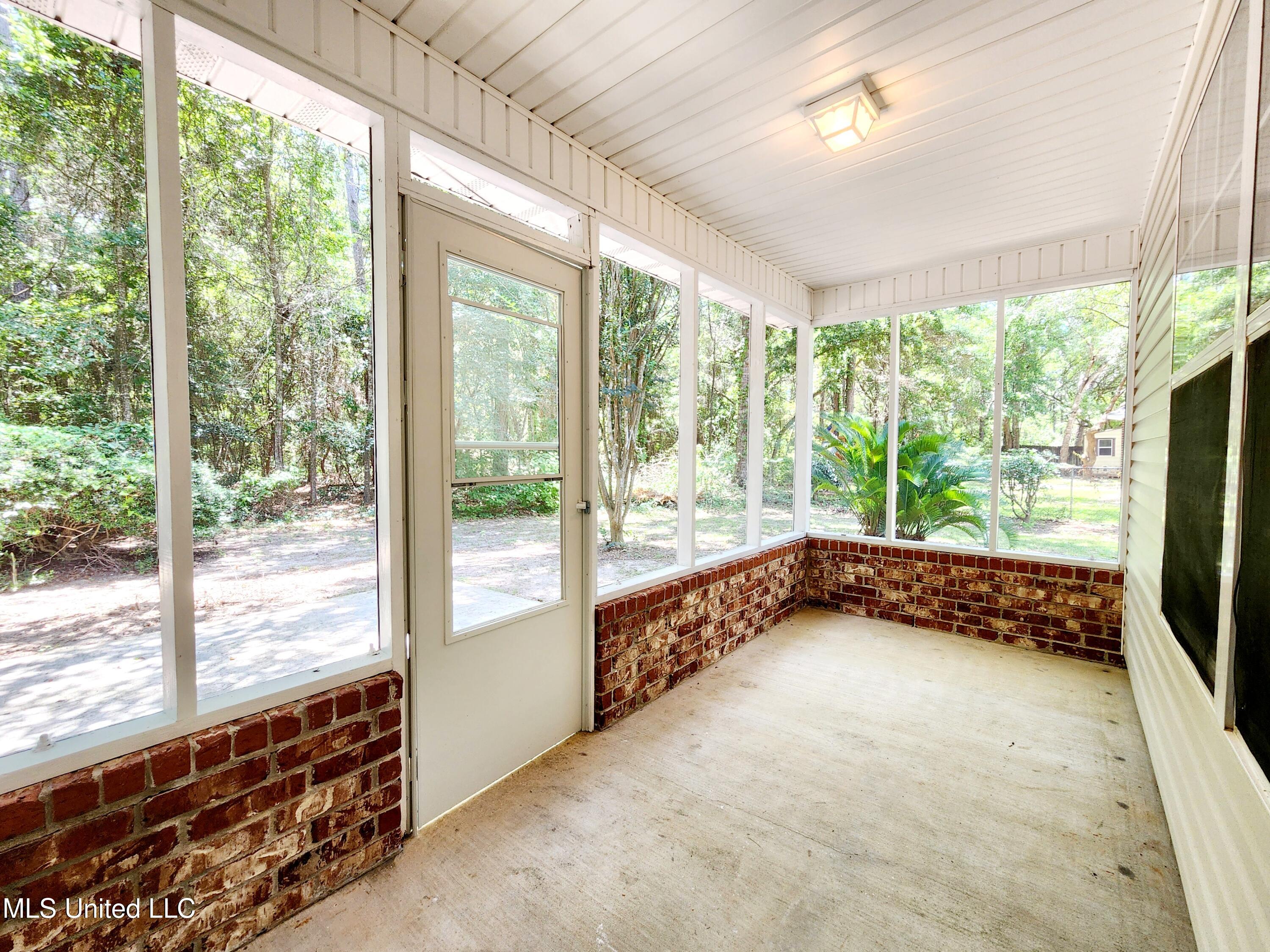 1812 Burnt Oak Drive, Ocean Springs, Mississippi image 31