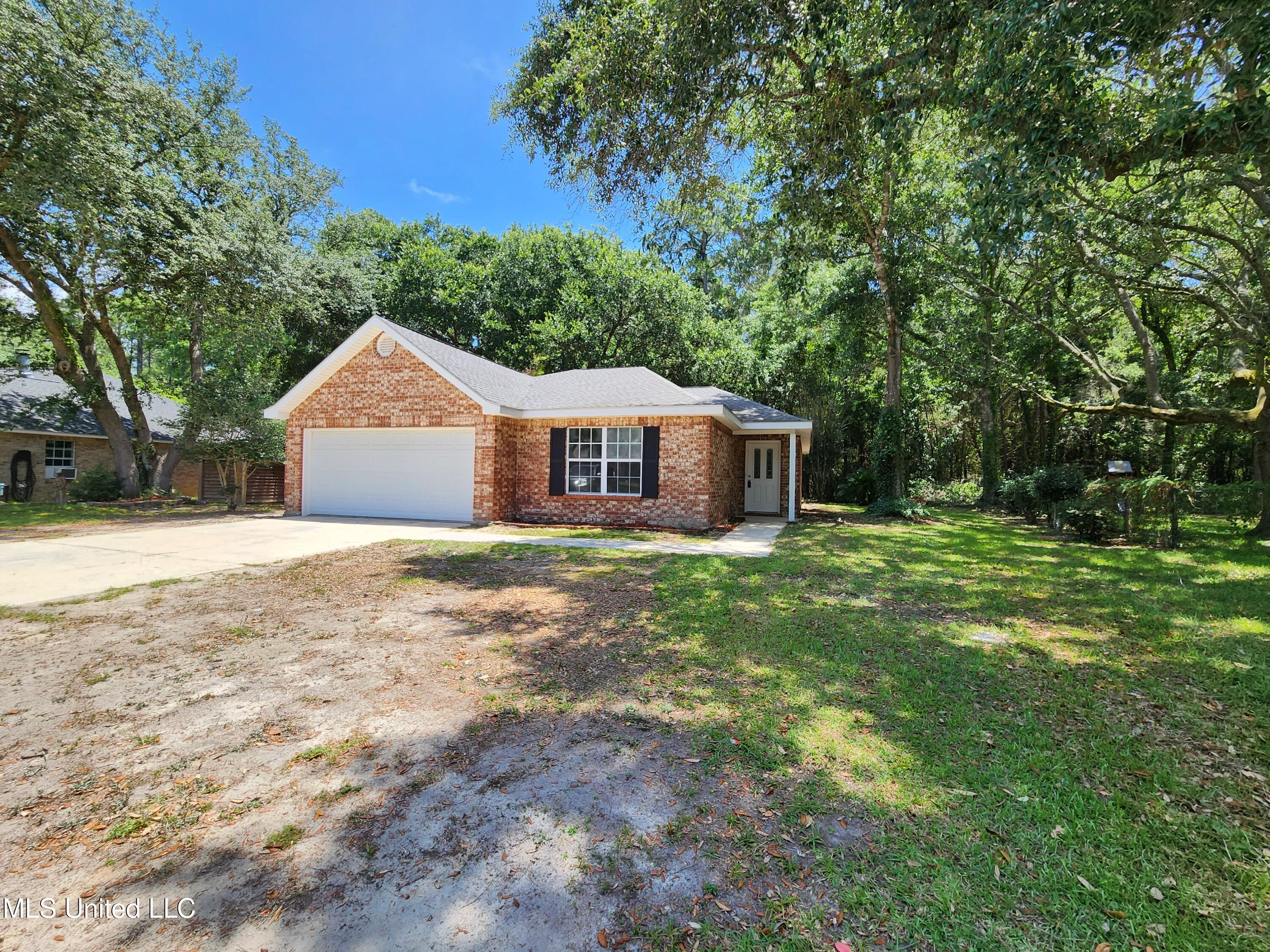 1812 Burnt Oak Drive, Ocean Springs, Mississippi image 3