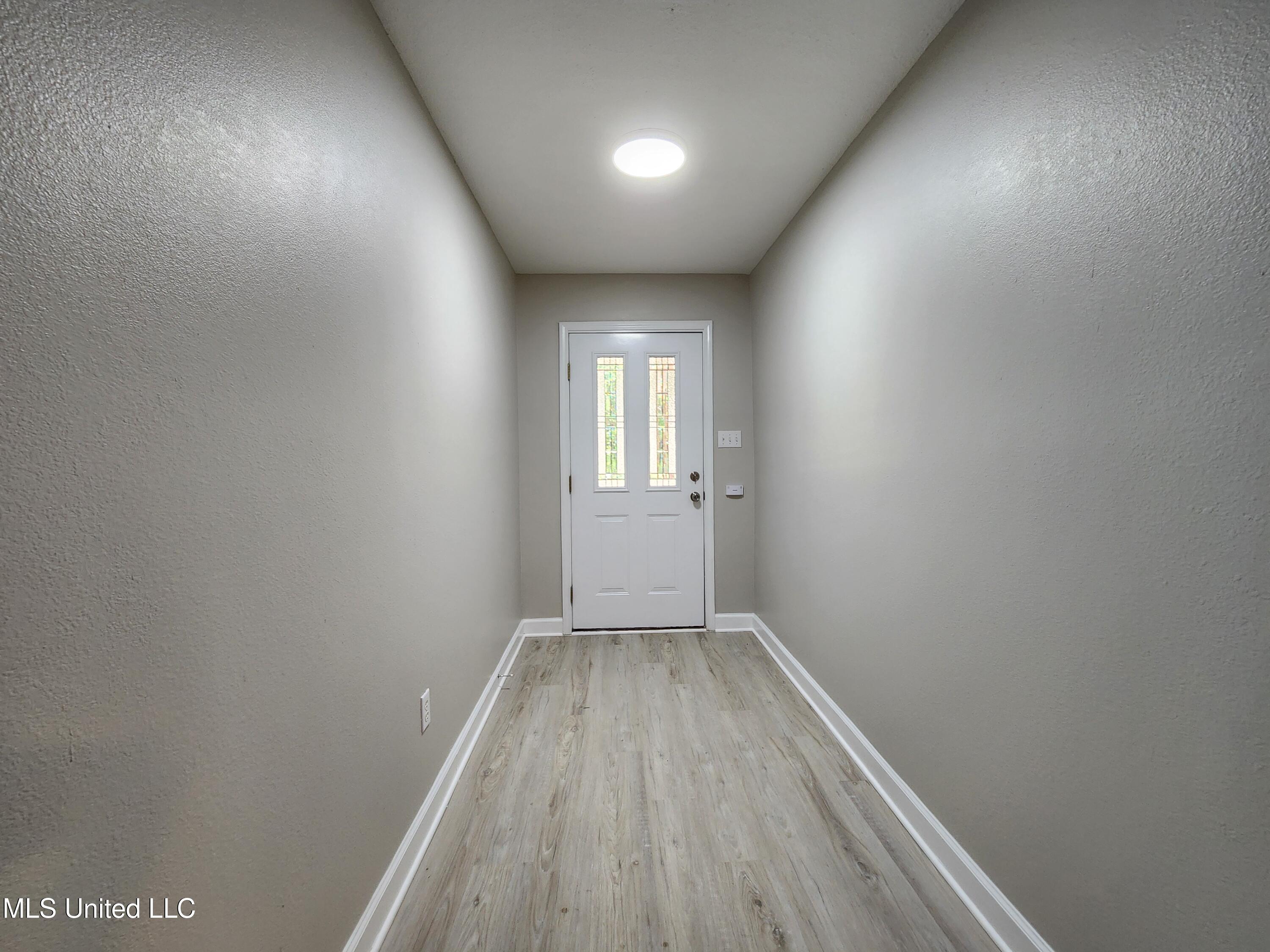 1812 Burnt Oak Drive, Ocean Springs, Mississippi image 10