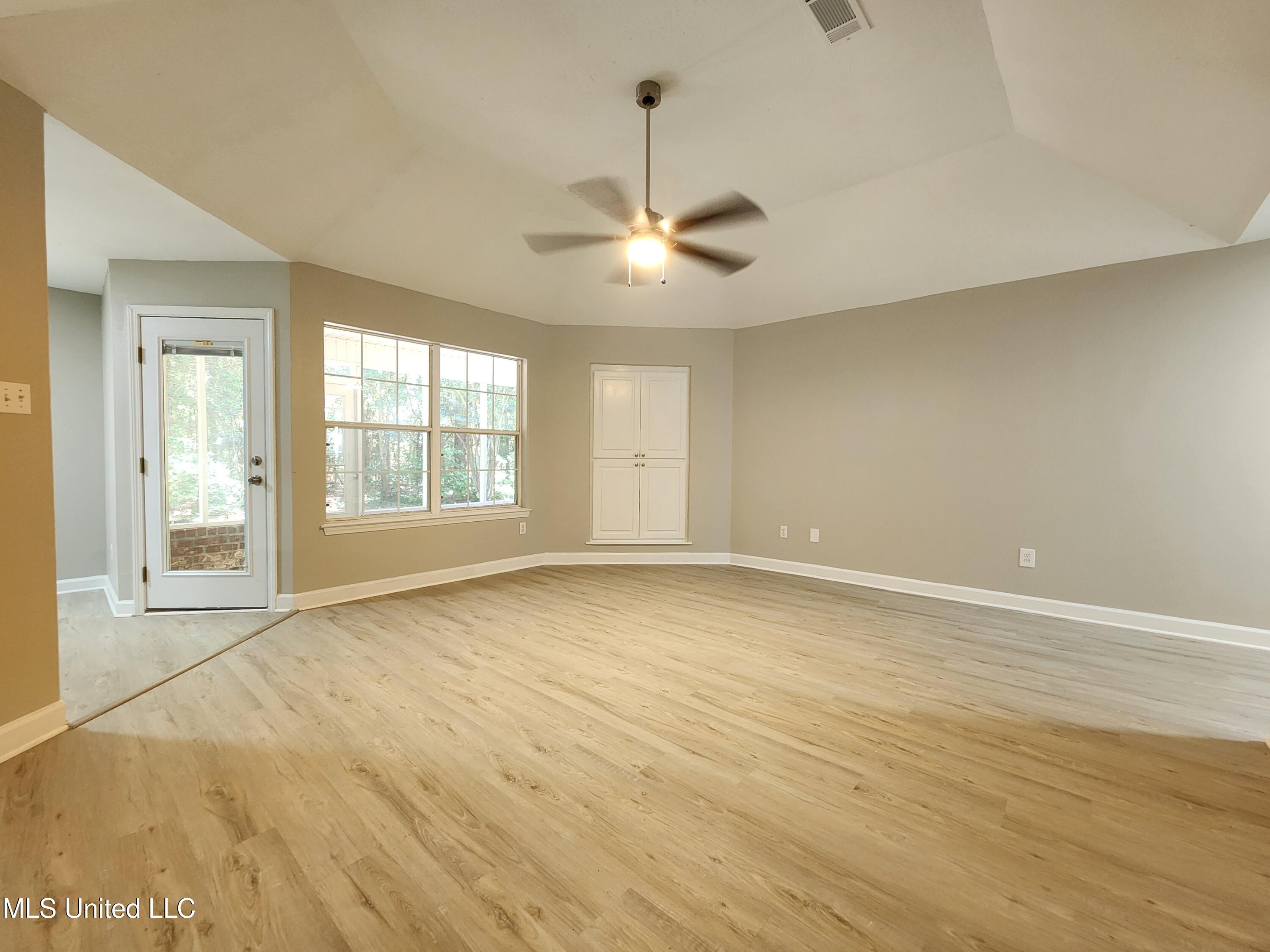 1812 Burnt Oak Drive, Ocean Springs, Mississippi image 13