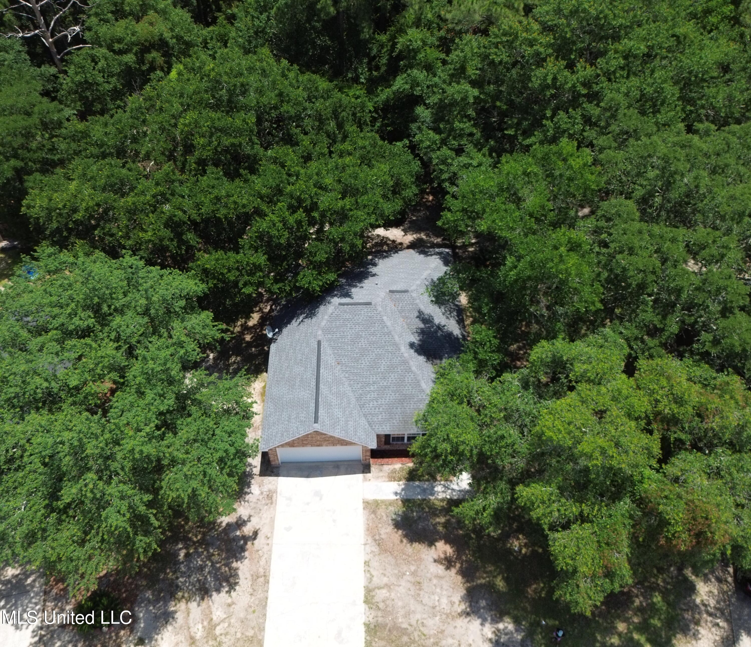 1812 Burnt Oak Drive, Ocean Springs, Mississippi image 7