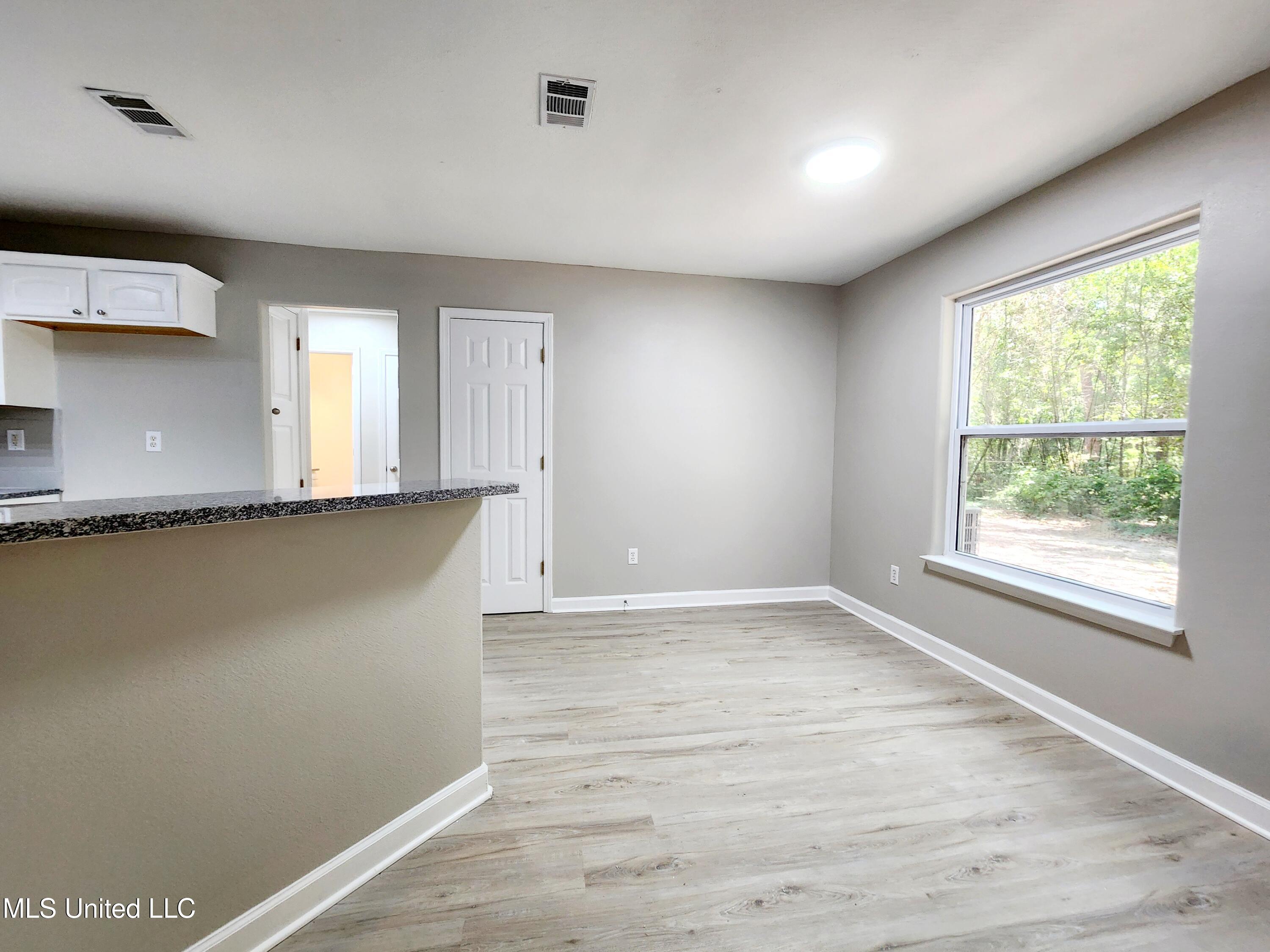 1812 Burnt Oak Drive, Ocean Springs, Mississippi image 18