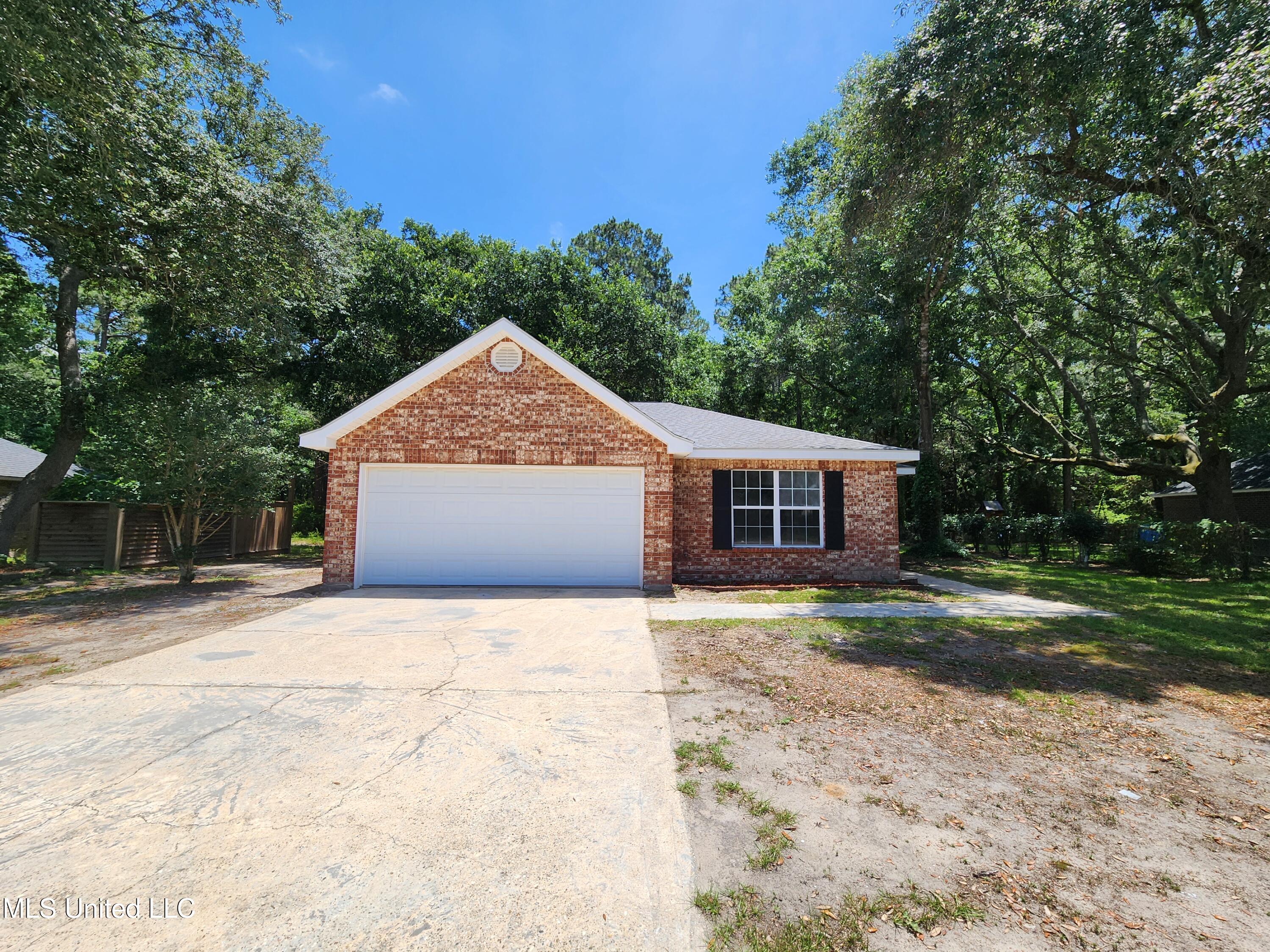 1812 Burnt Oak Drive, Ocean Springs, Mississippi image 4