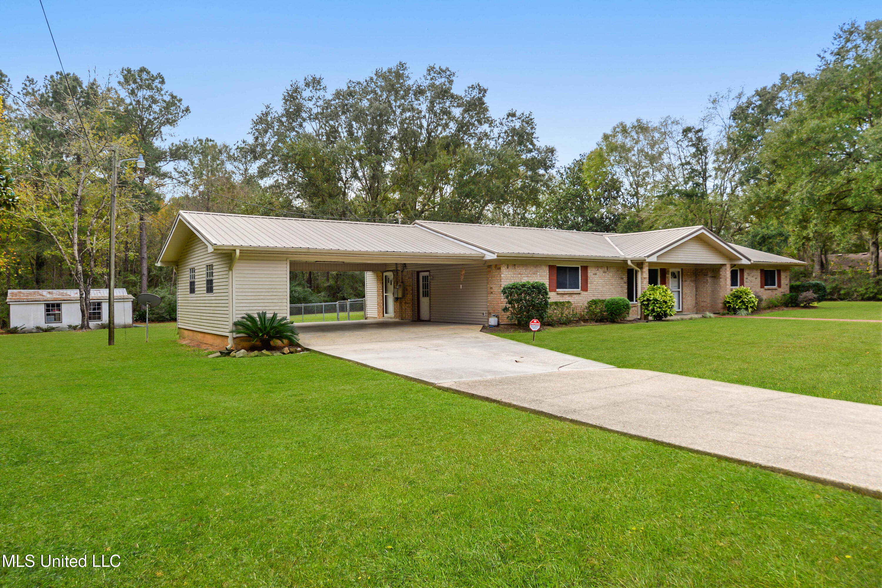 4404 Grass Ridge Road, Moss Point, Mississippi image 3