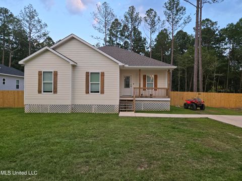 Homes For Sale - 1711 E Lakeshore Drive<br/> Carriere, MS 39426