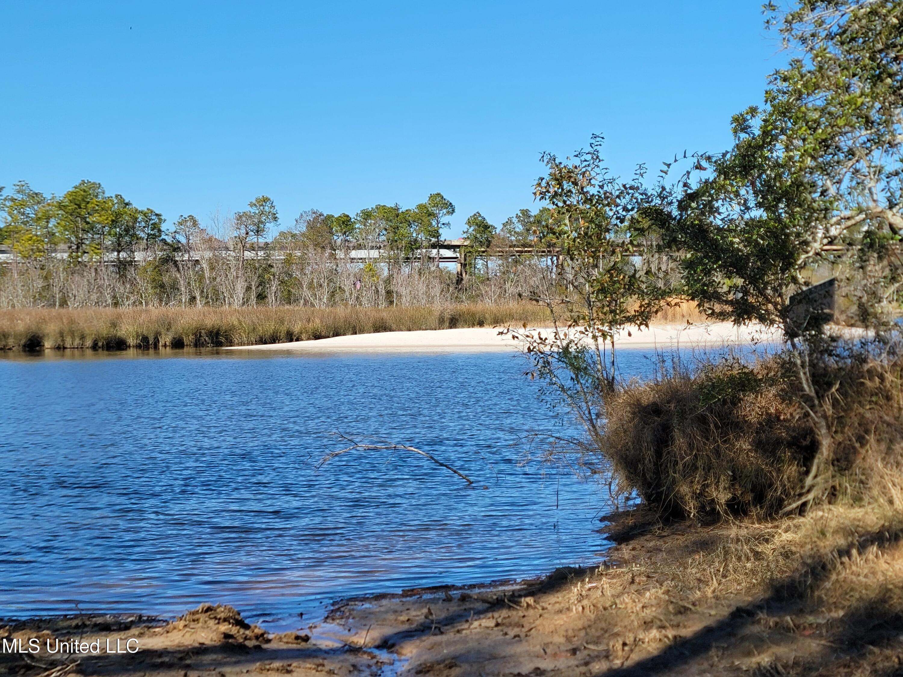 11081 Shorecrest Road, Biloxi, Mississippi image 4