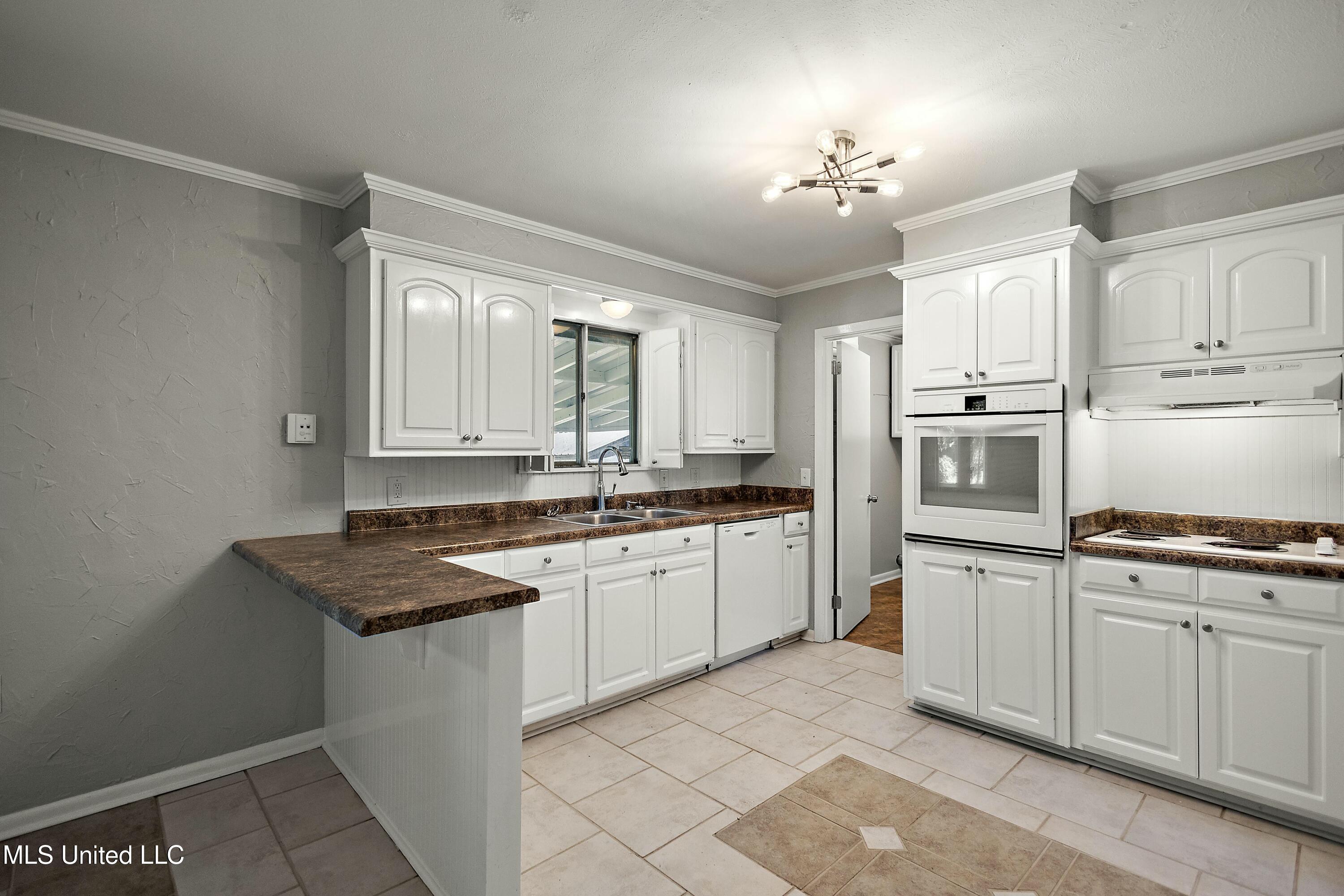 1348 Winterview Drive, Jackson, Mississippi image 5