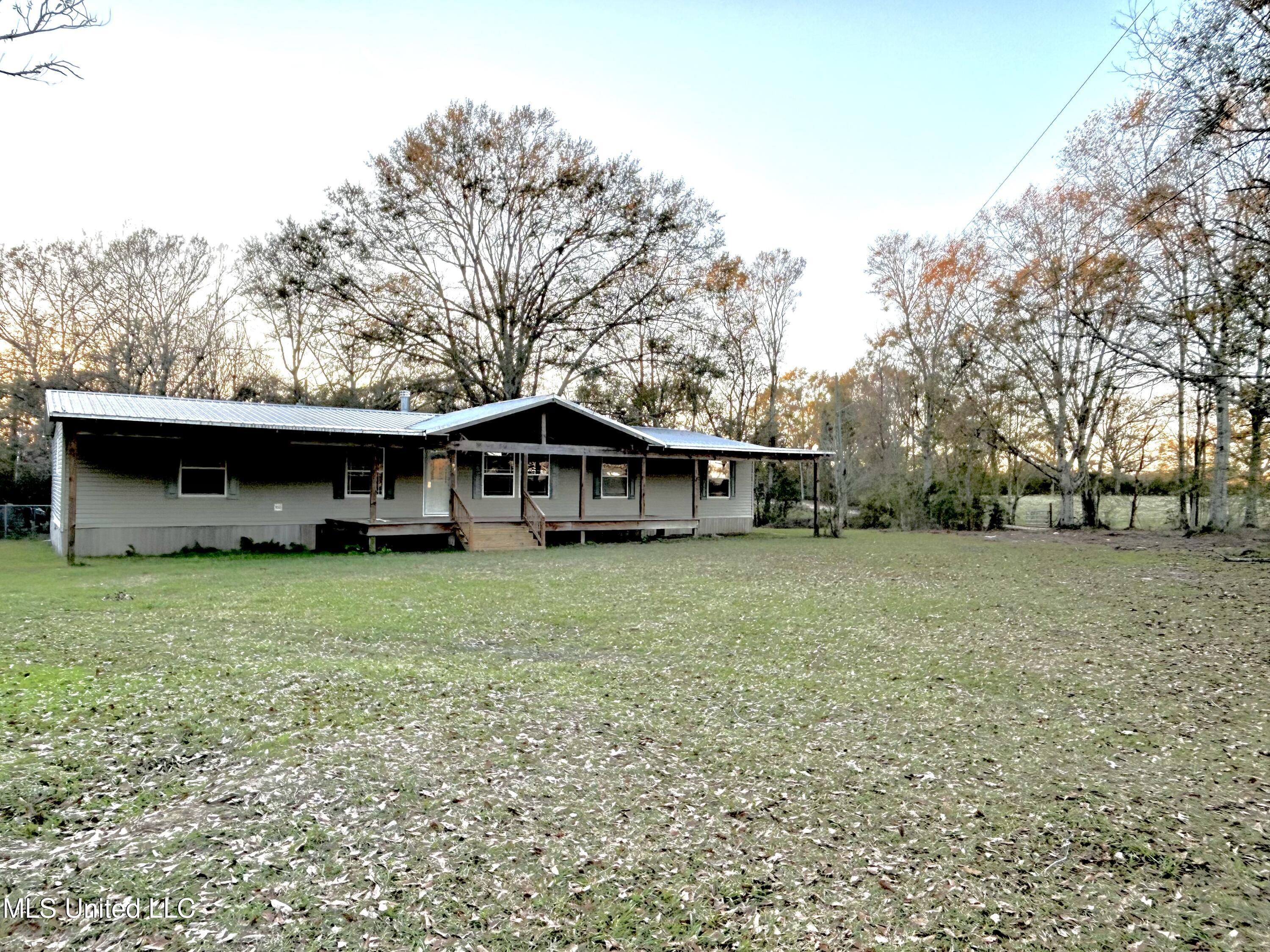 94 Lawson Taylor Road, Carriere, Mississippi image 2