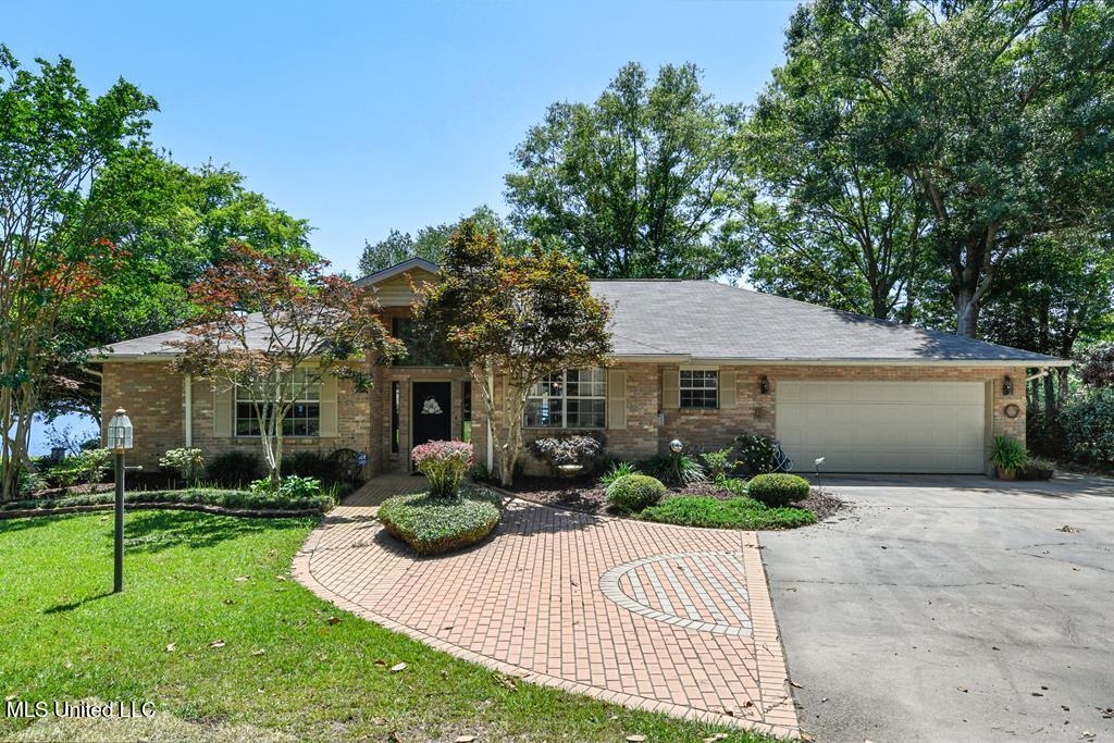 409 W Lakeshore Drive, Carriere, Mississippi image 1