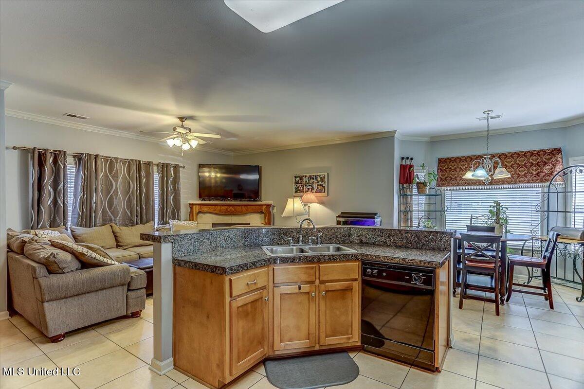 592 Rowan Oak Place, Hernando, Mississippi image 12