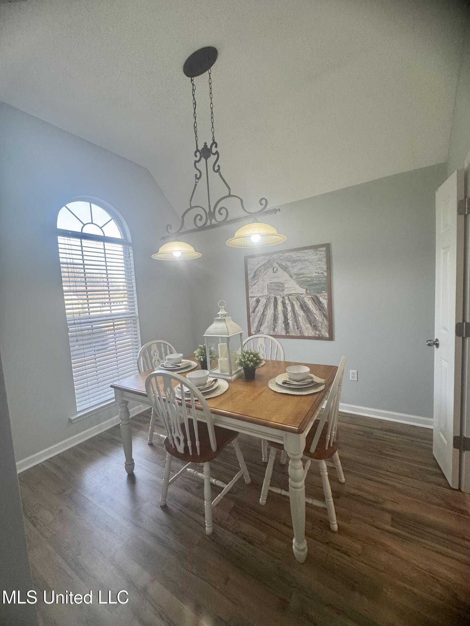 10819 Lexington Drive, Olive Branch, Mississippi image 4