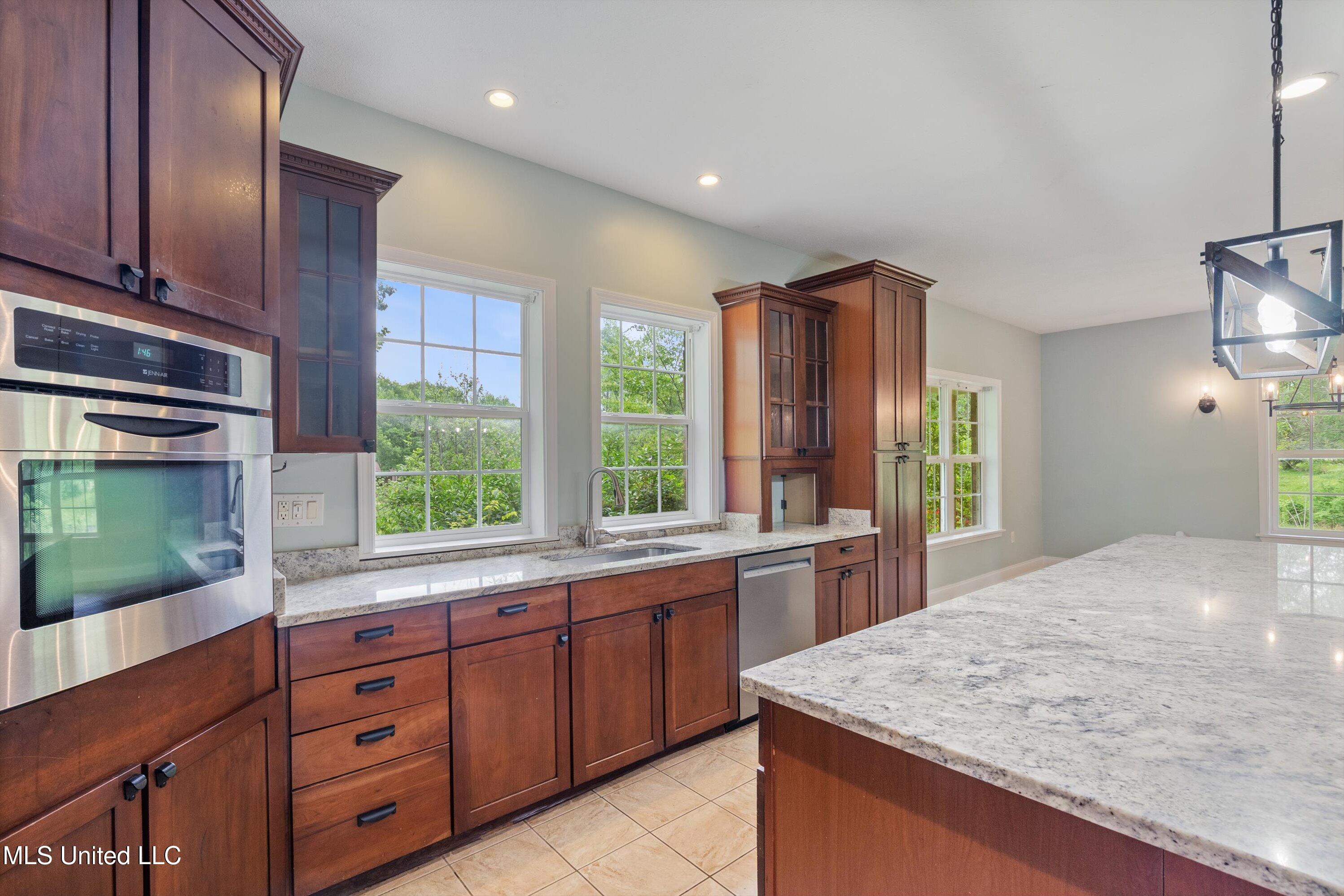 9640 Barbee Road, Hernando, Mississippi image 12