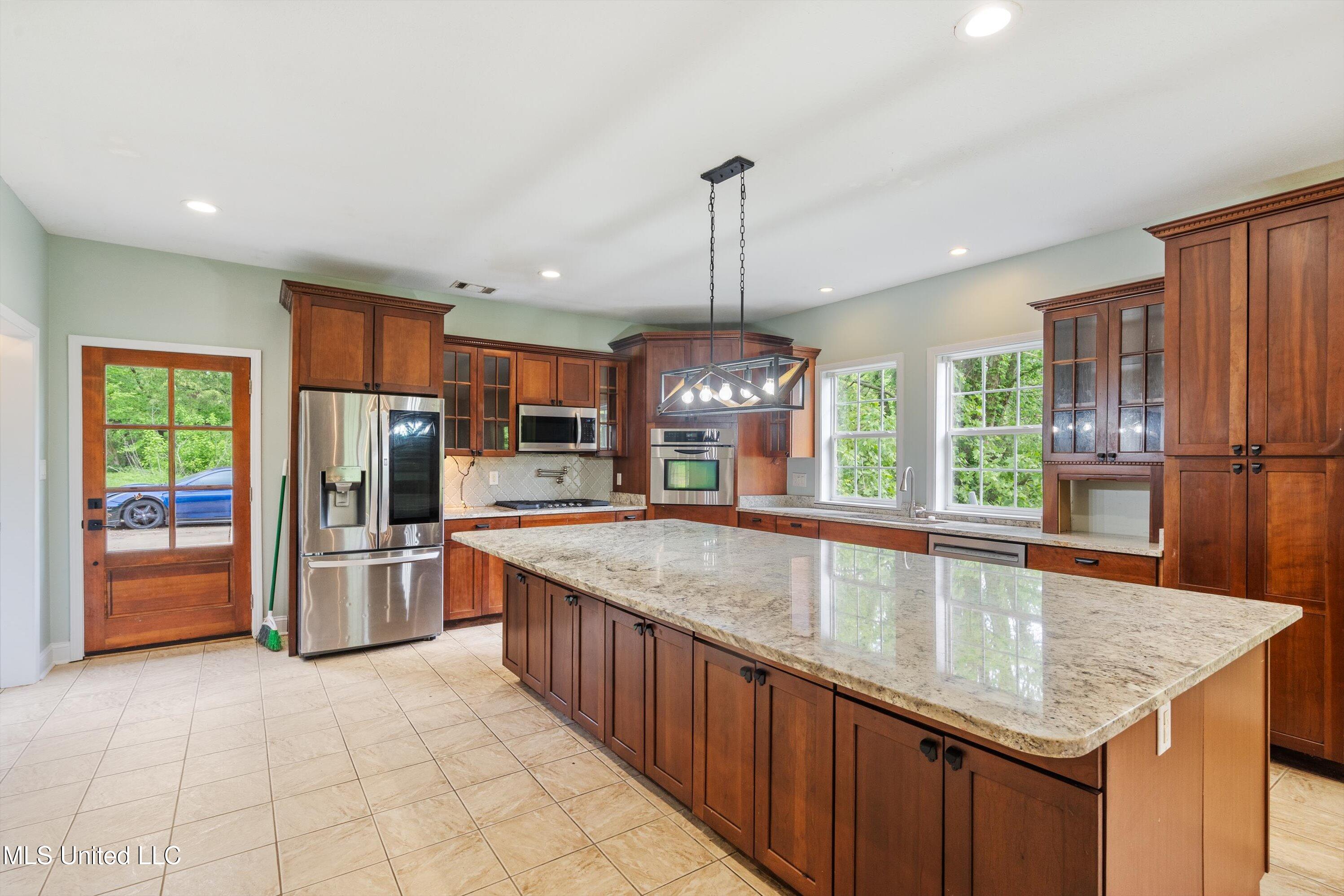 9640 Barbee Road, Hernando, Mississippi image 9