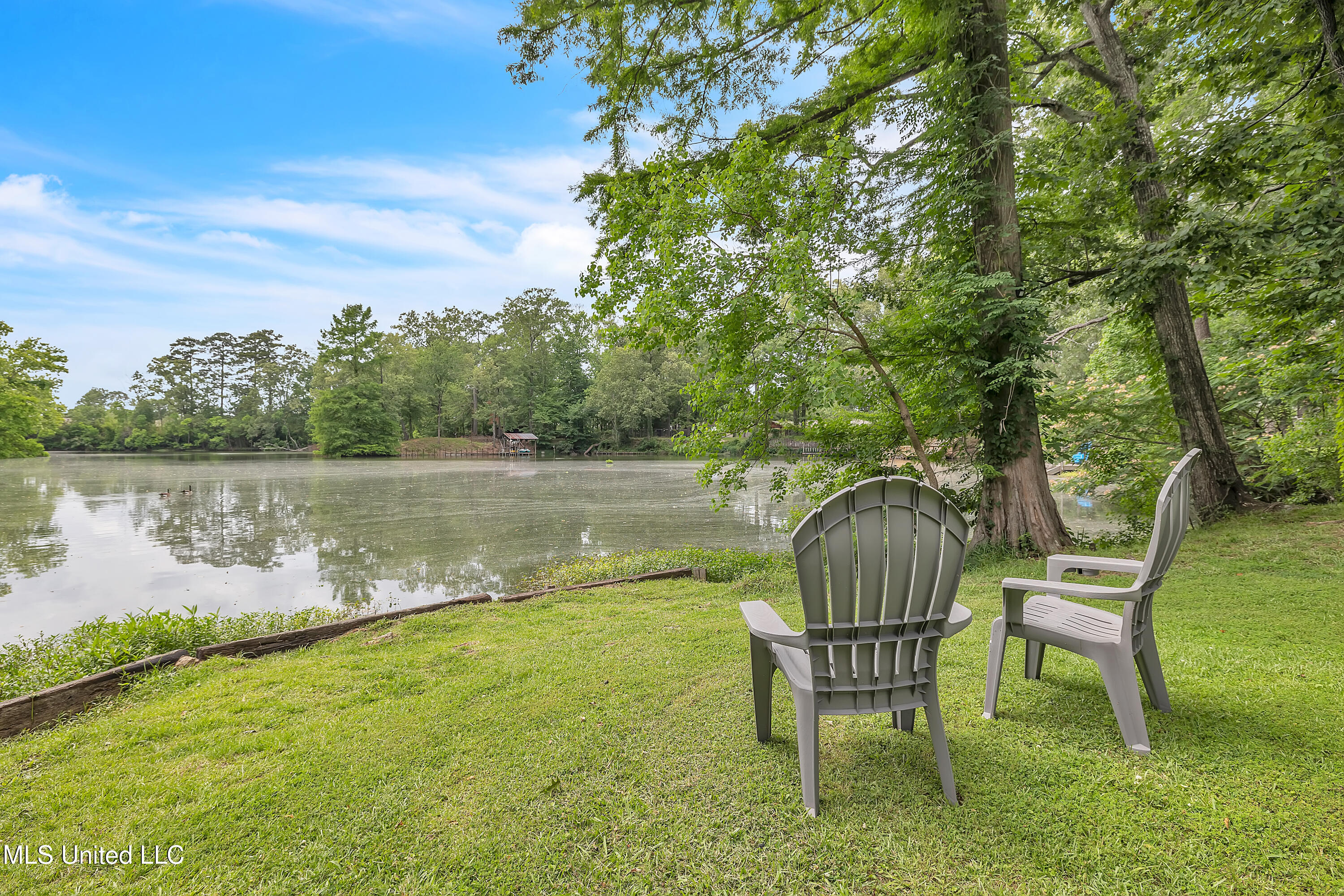 5024 Riverwood Circle, Jackson, Mississippi image 2