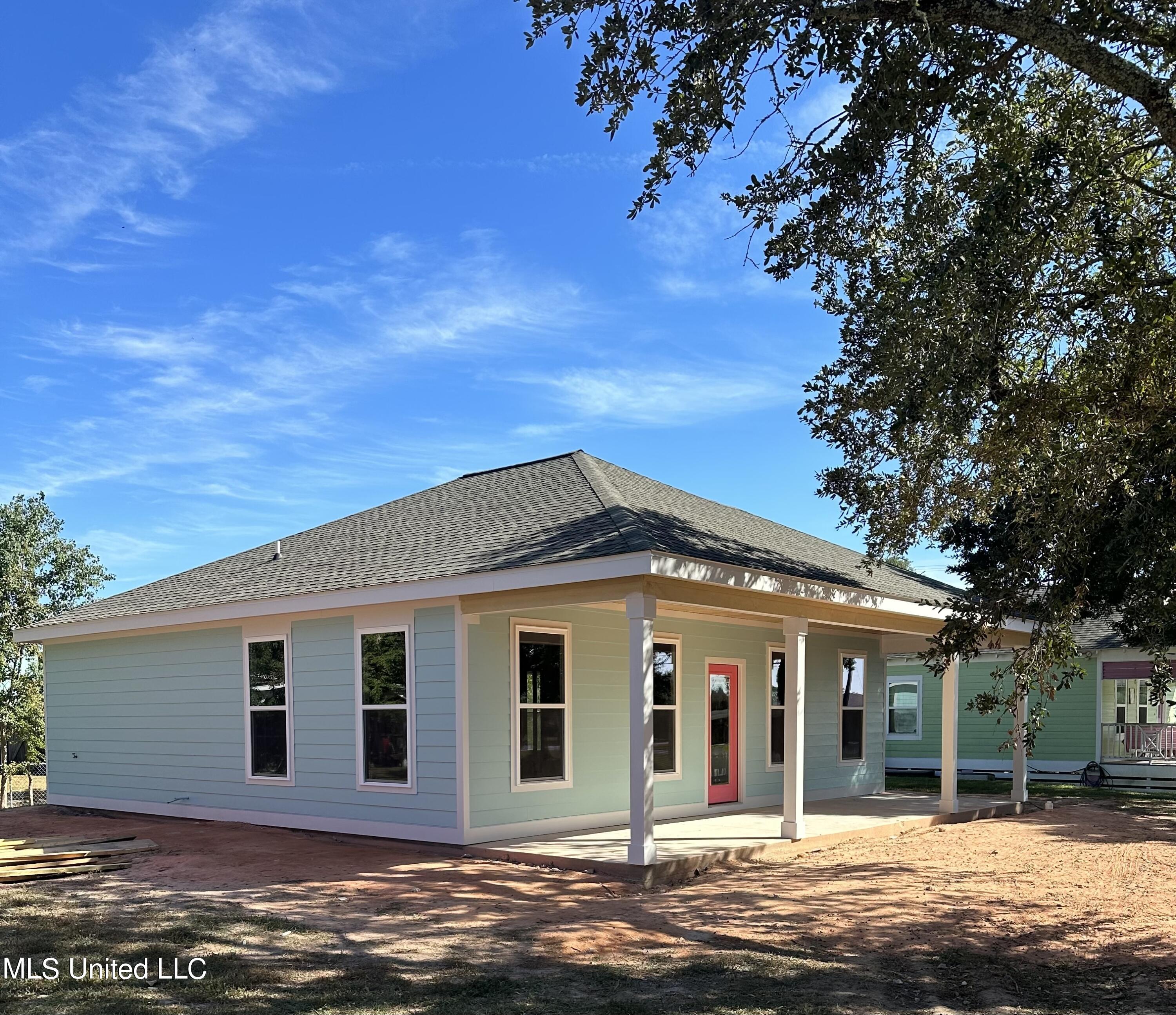 127 Oak Gardens Avenue, Long Beach, Mississippi image 2