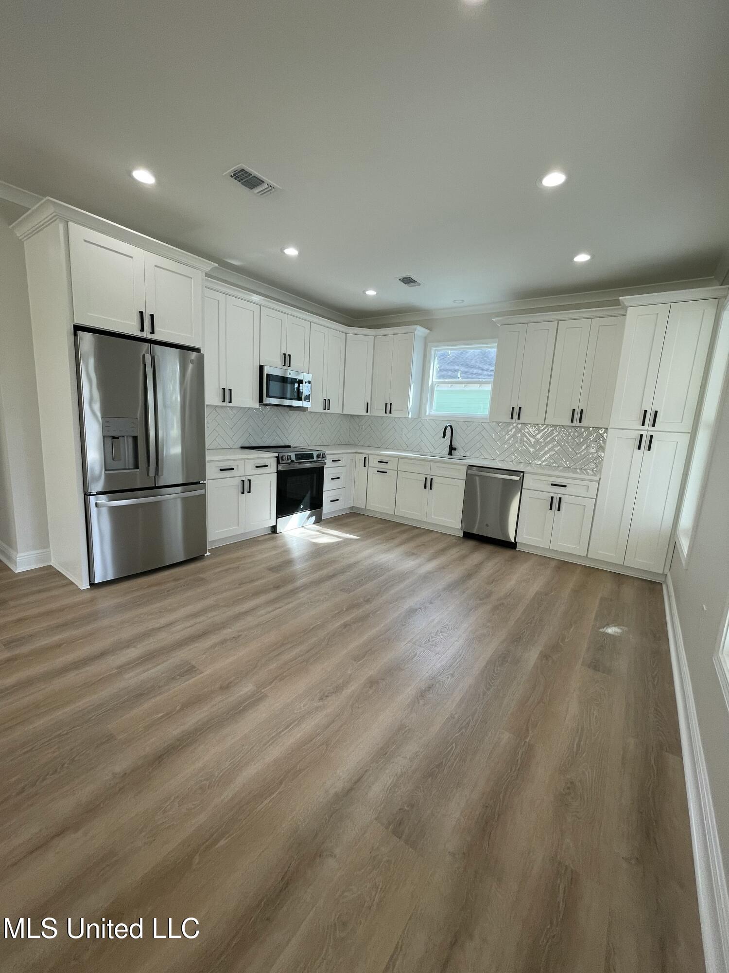 127 Oak Gardens Avenue, Long Beach, Mississippi image 11